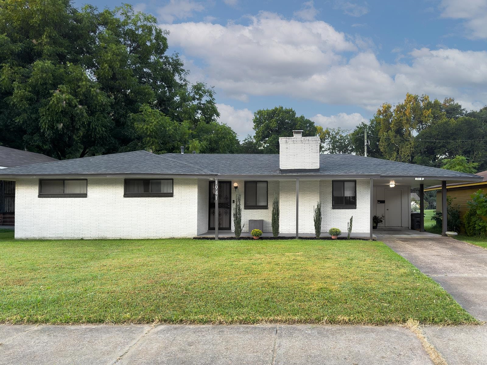 1941 Edward Ave Property Photo 1