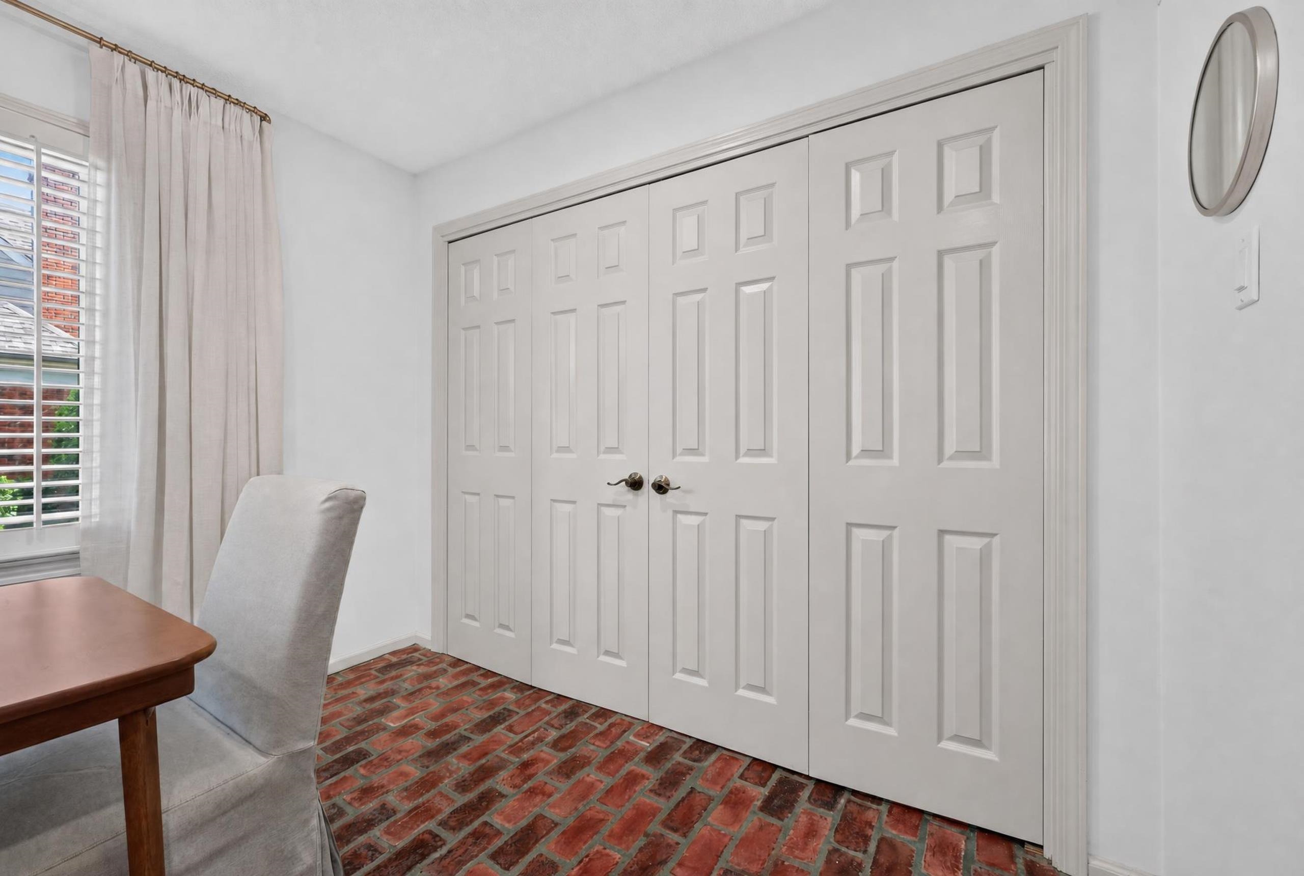 1897 Allenby Rd Property Photo 8