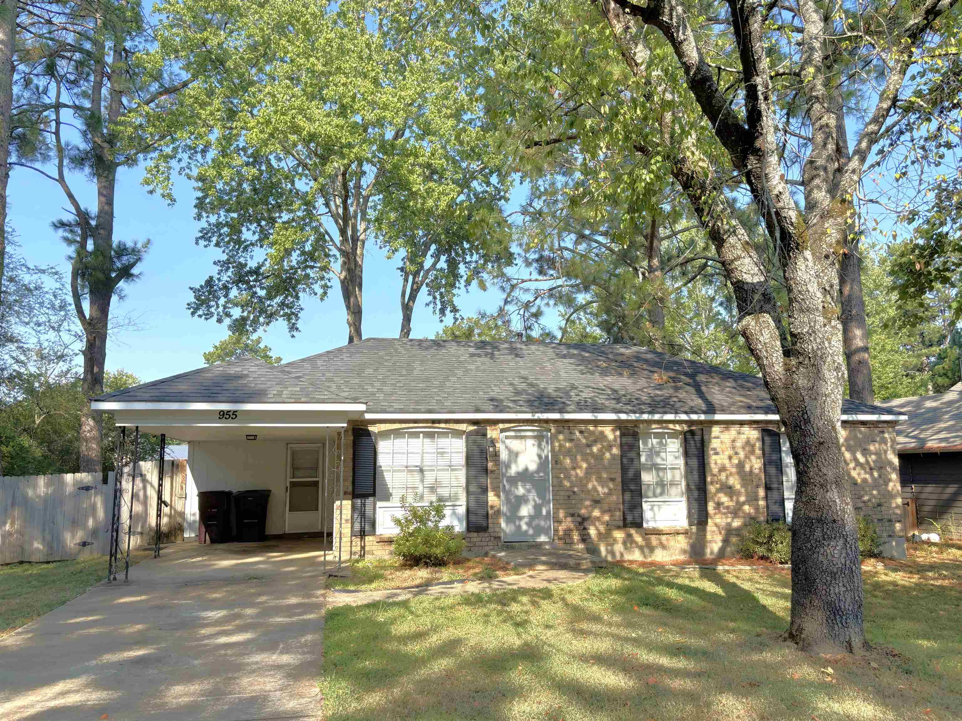 955 POPLAR LEAF RD Property Photo 1