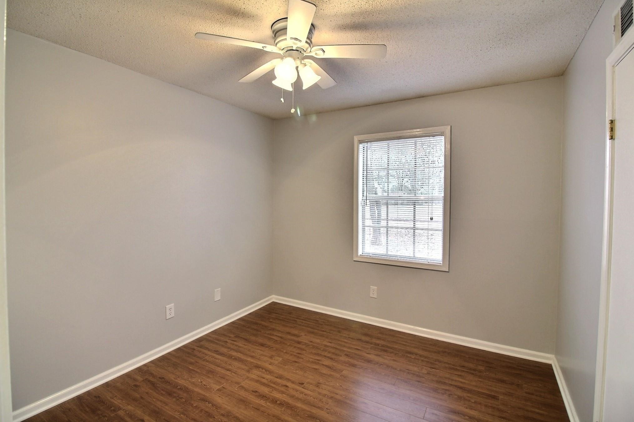 955 Poplar Leaf Rd Property Photo 15