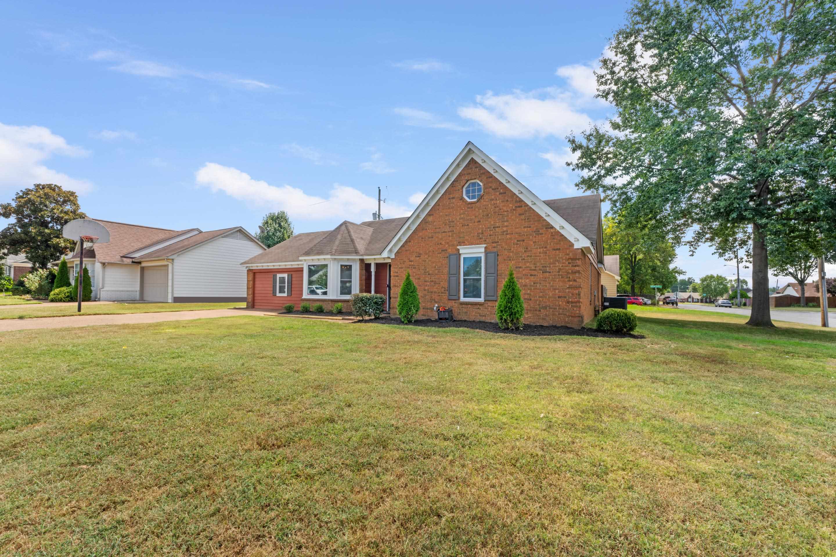 7527 Appling Mill Way Property Photo 2
