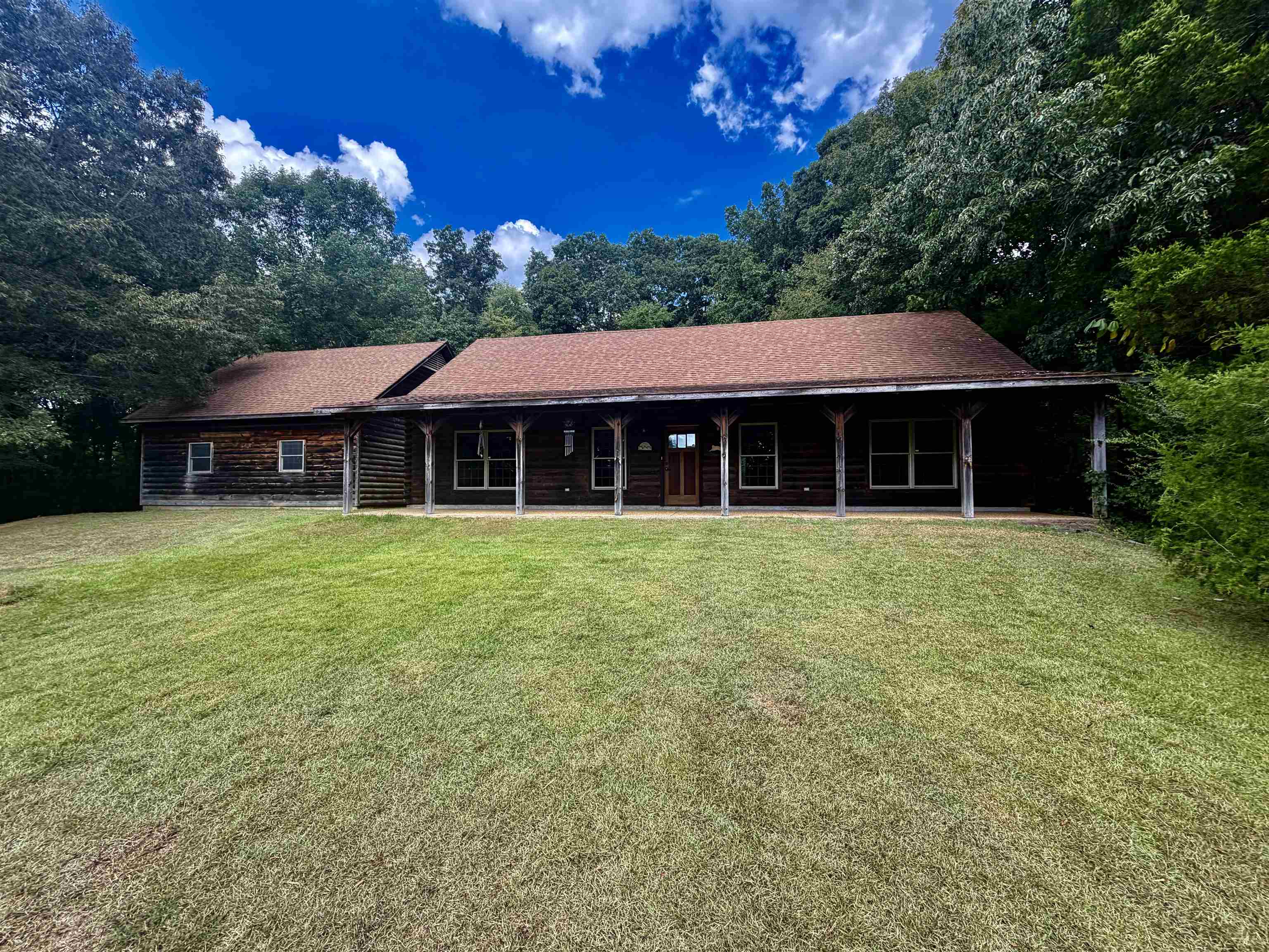 1155 Asbury Dr Property Photo 1