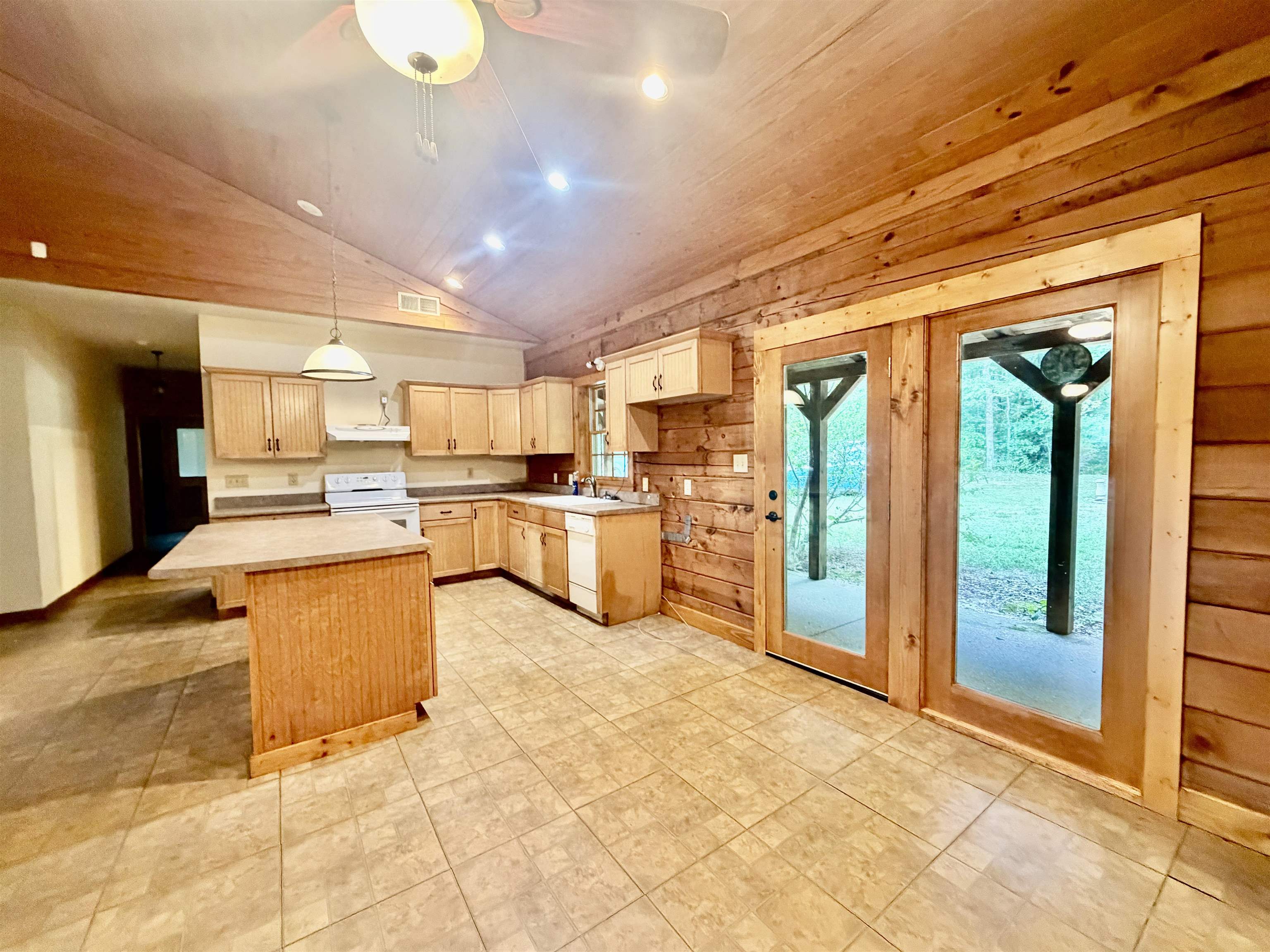 1155 Asbury Dr Property Photo 6