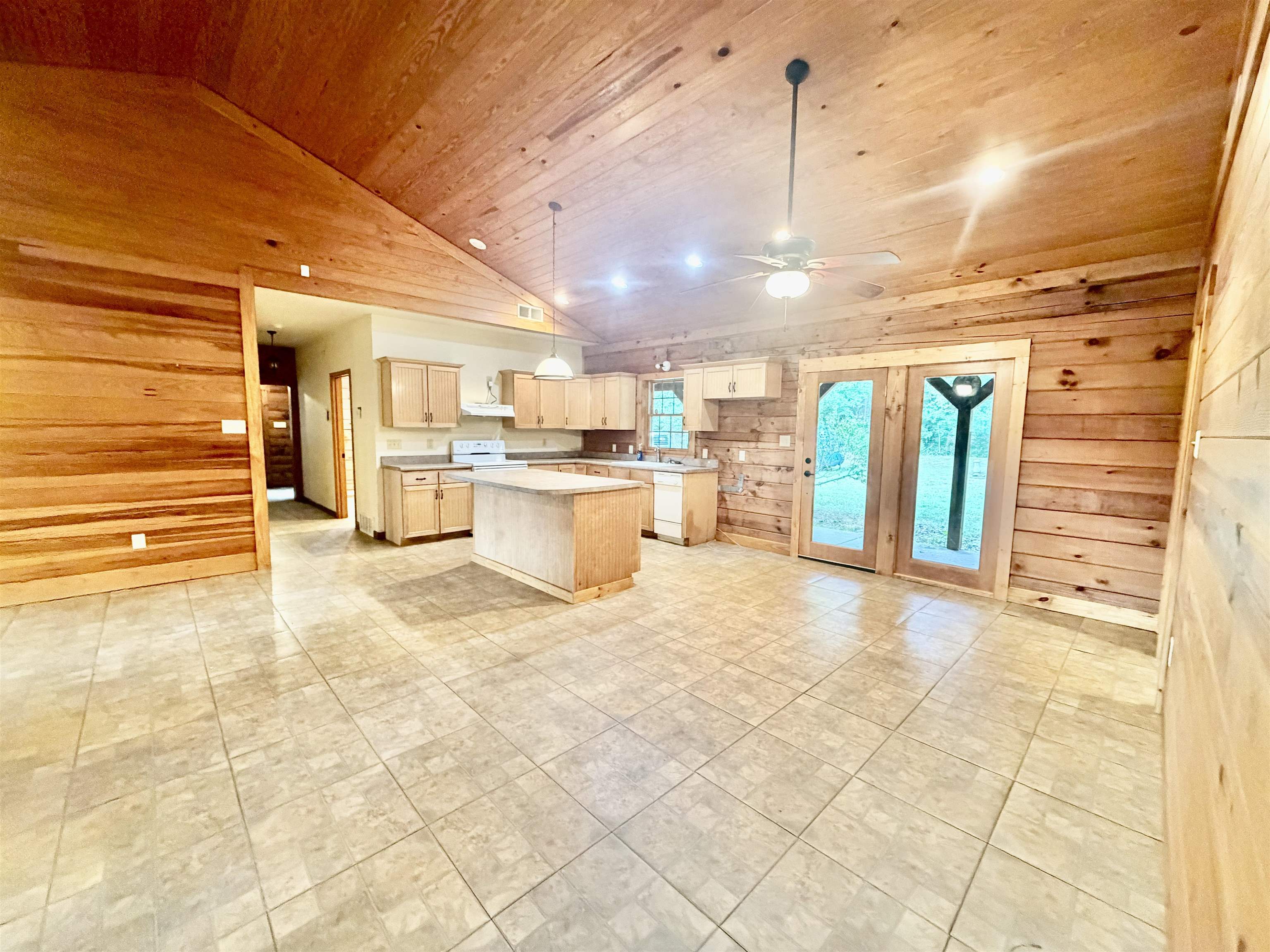 1155 Asbury Dr Property Photo 8