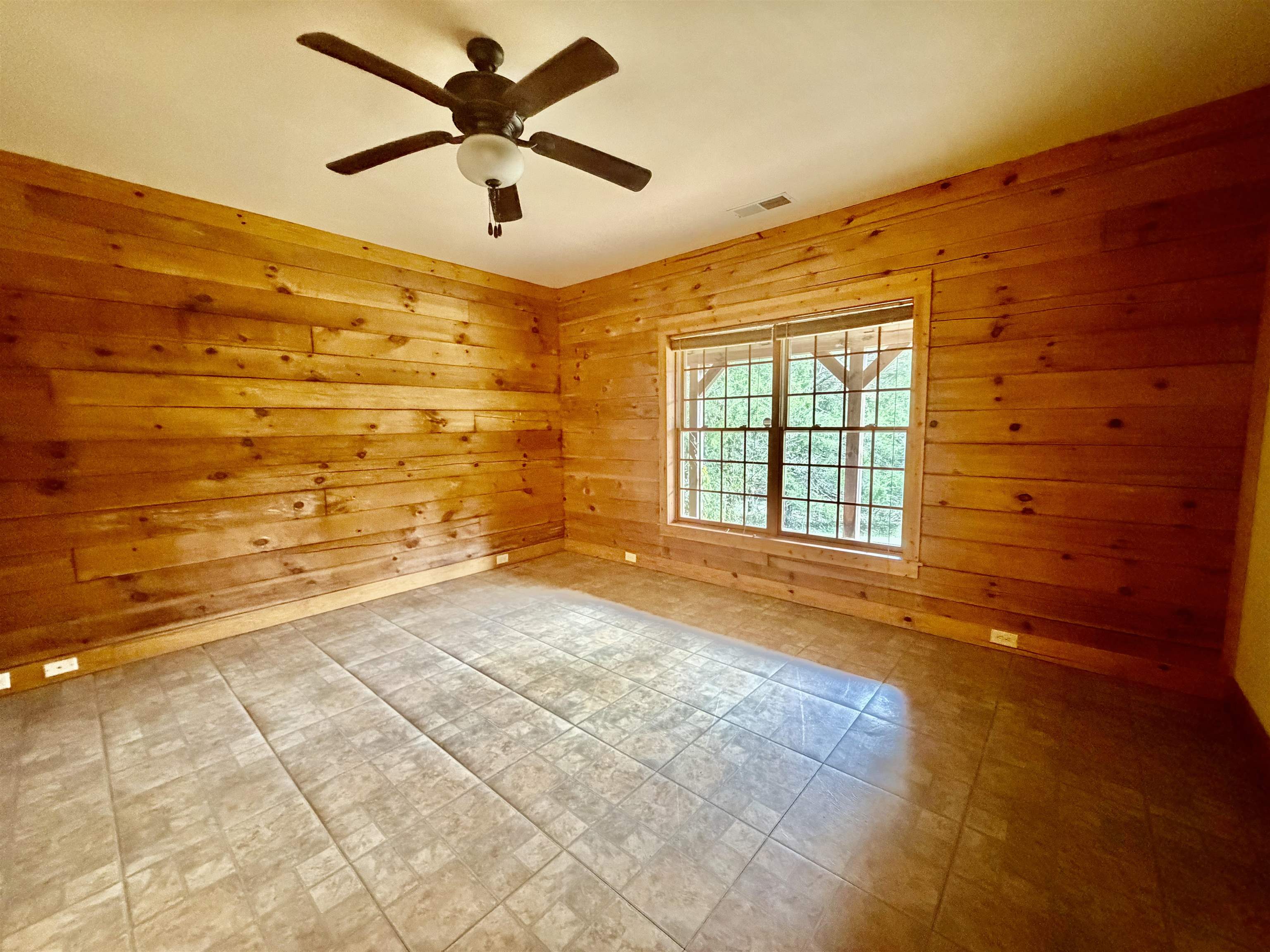 1155 Asbury Dr Property Photo 10