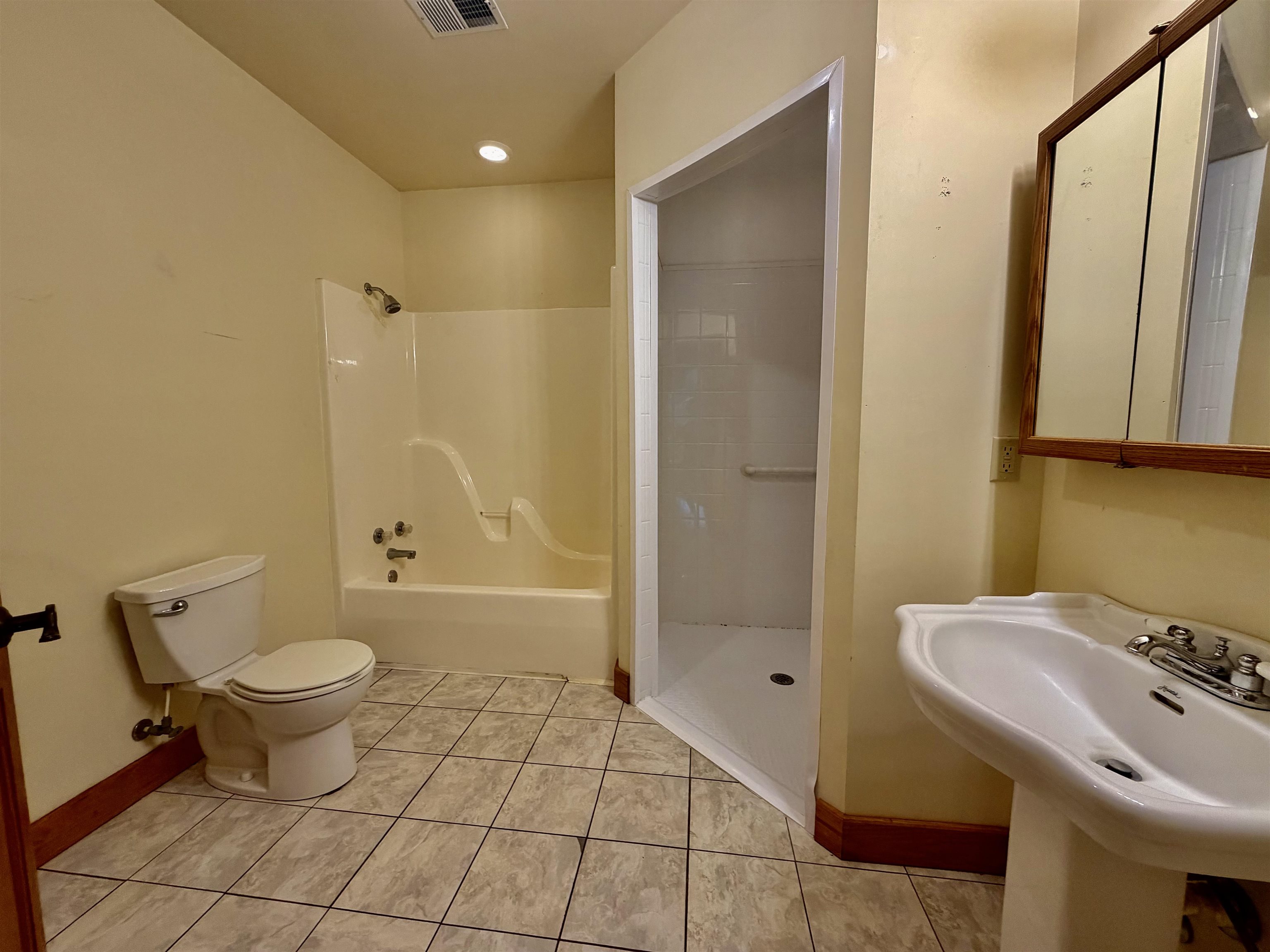 1155 Asbury Dr Property Photo 11