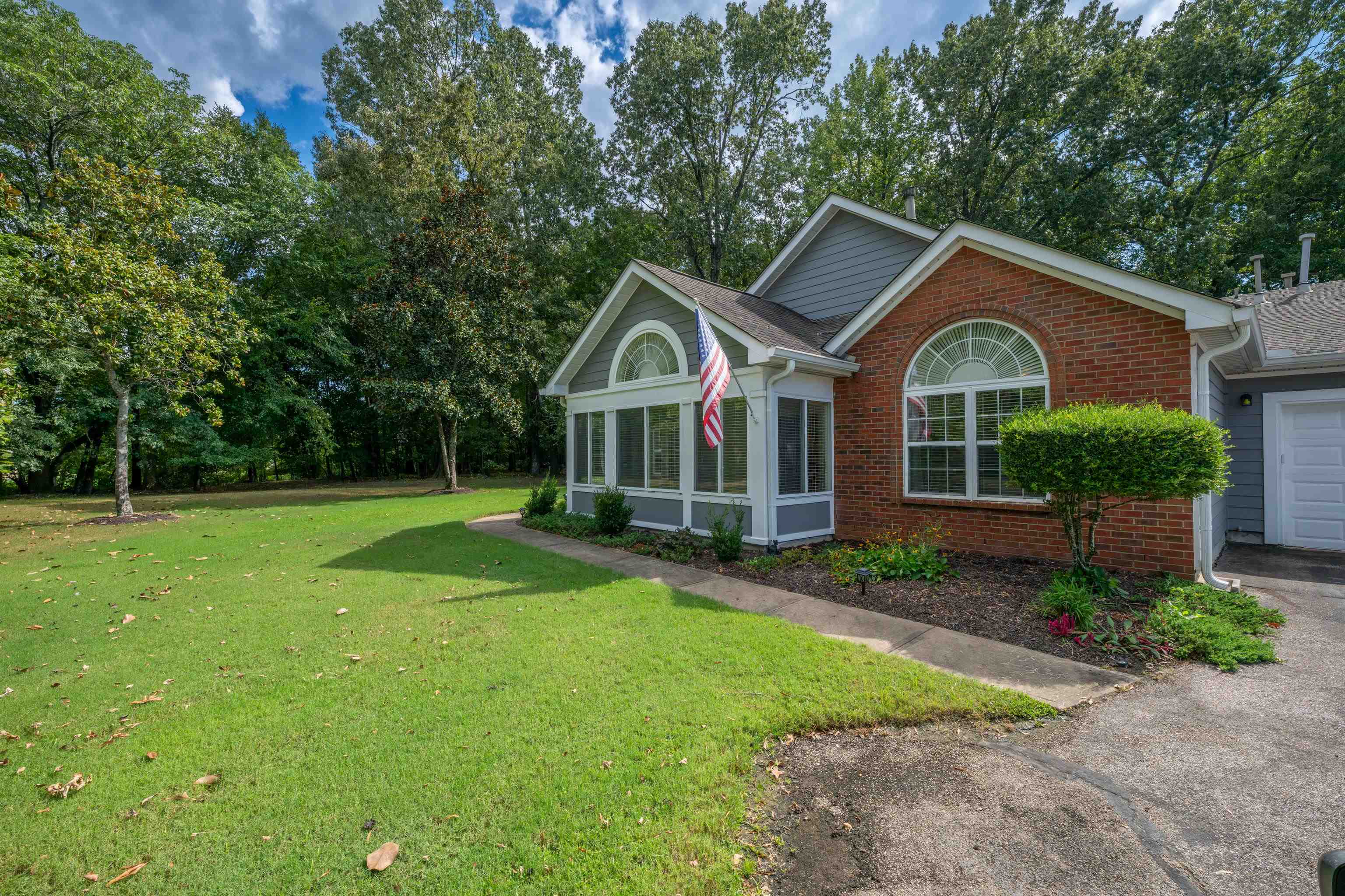 1097 Oak Timber Cir 64 Property Photo 5