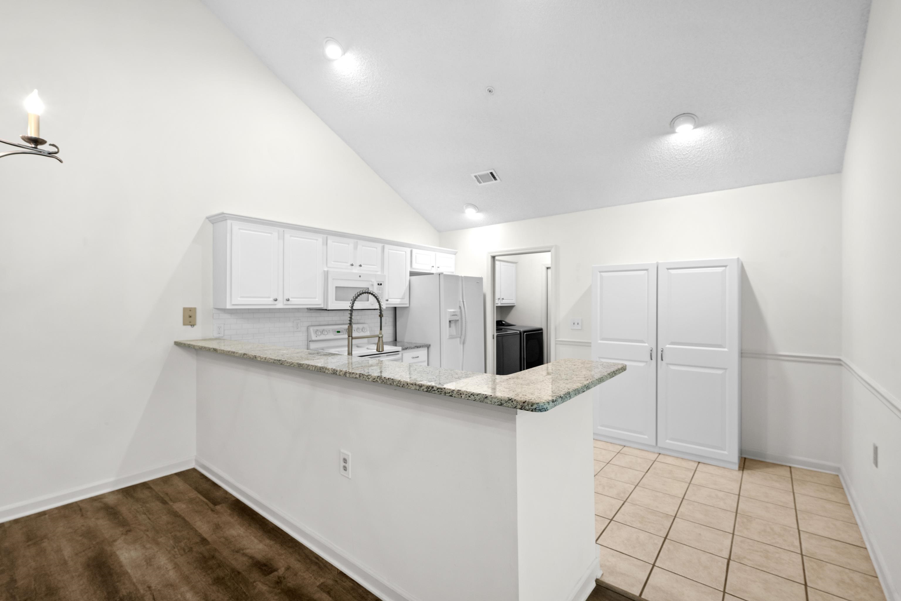 1097 Oak Timber Cir 64 Property Photo 15