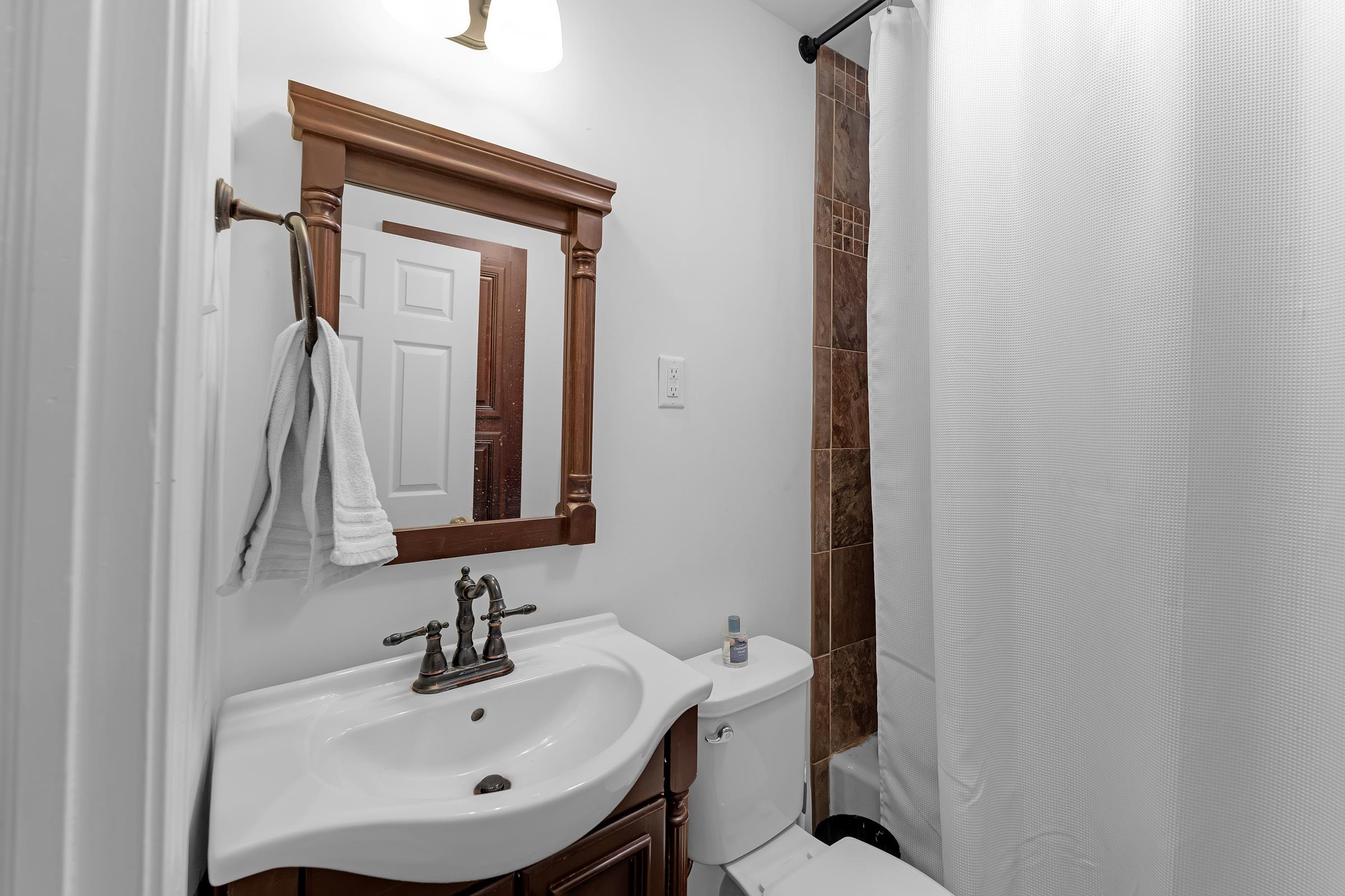 454 S Center St Property Photo 16