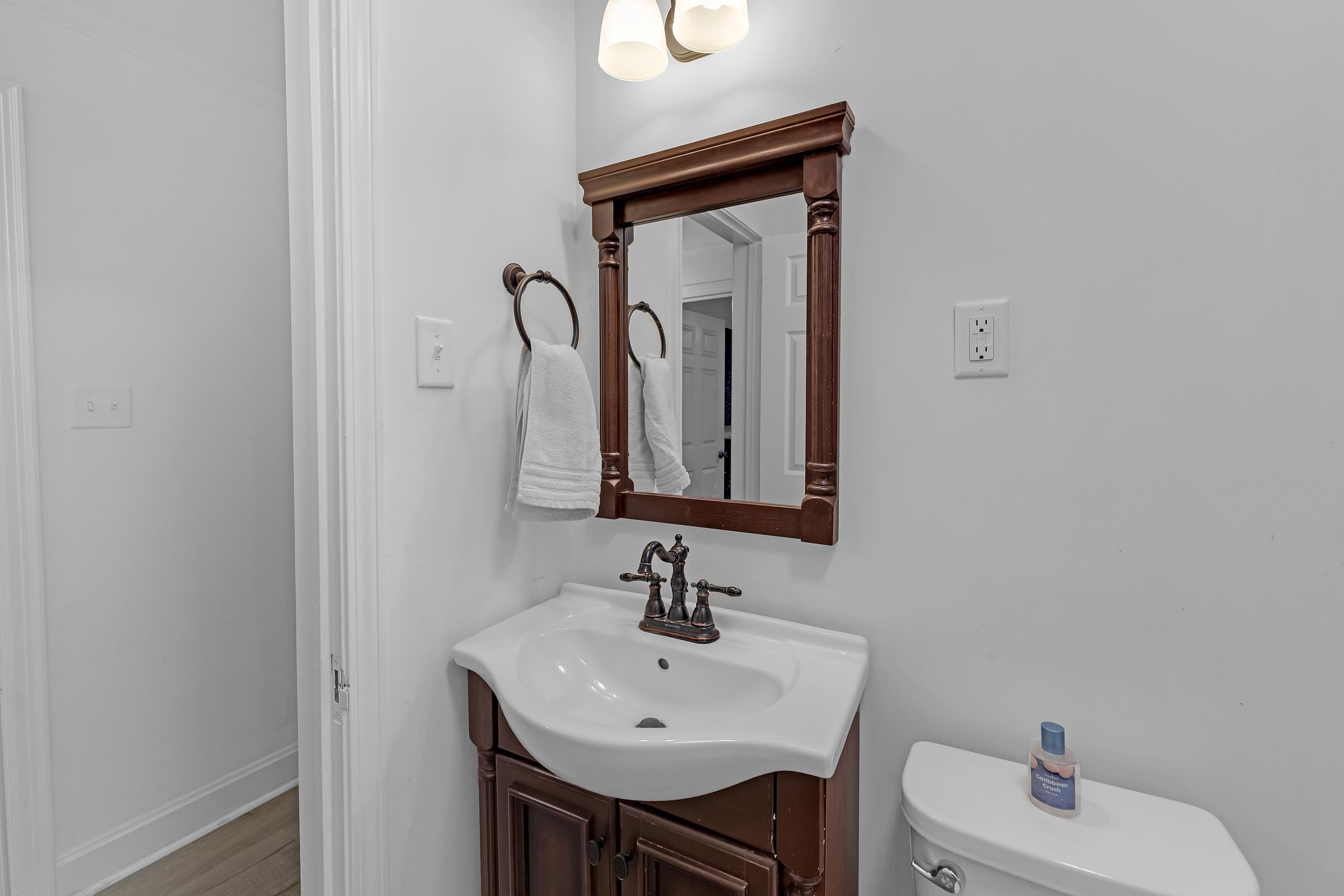 454 S Center St Property Photo 17