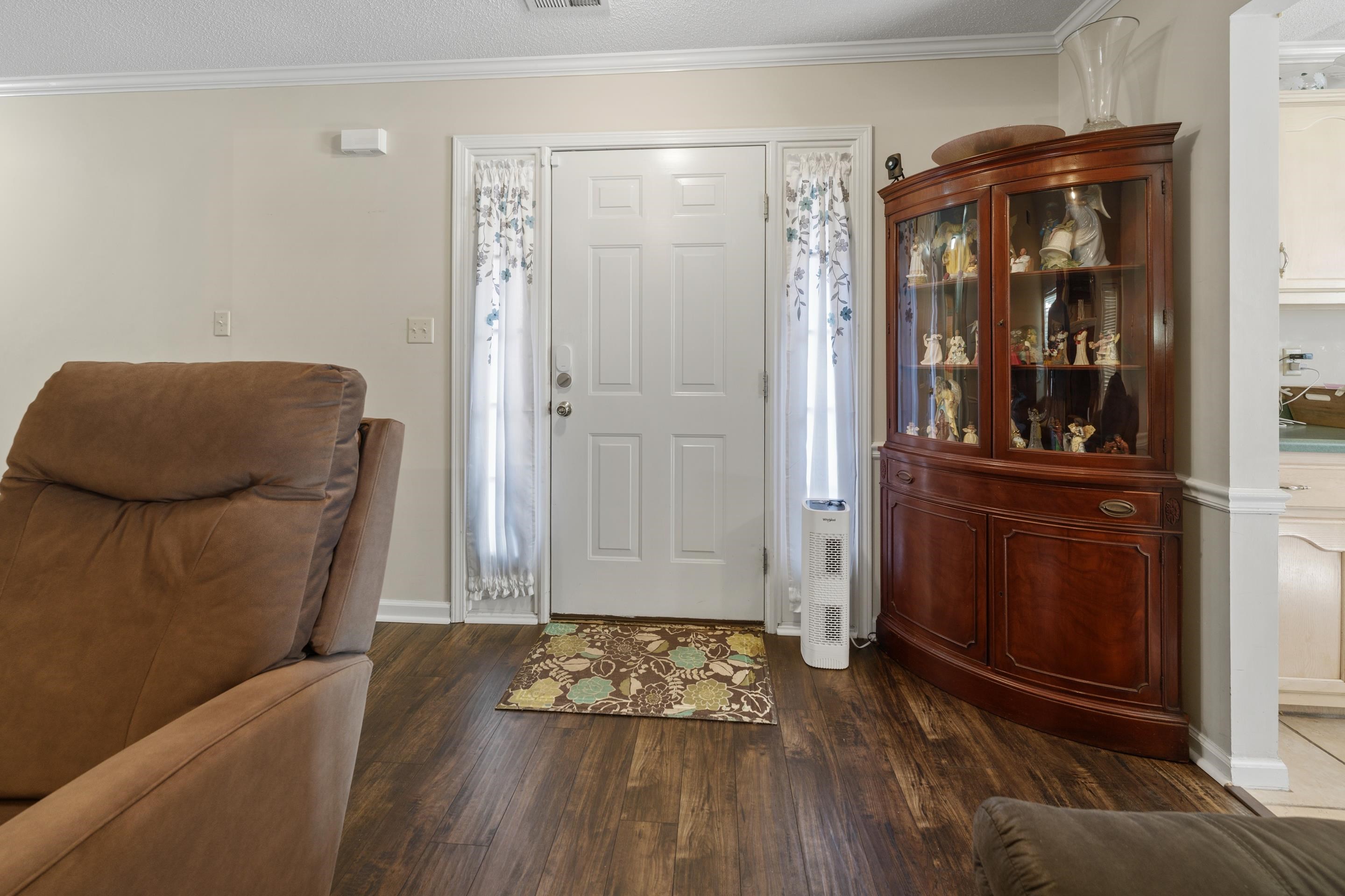 7221 Noah Ln Property Photo 4