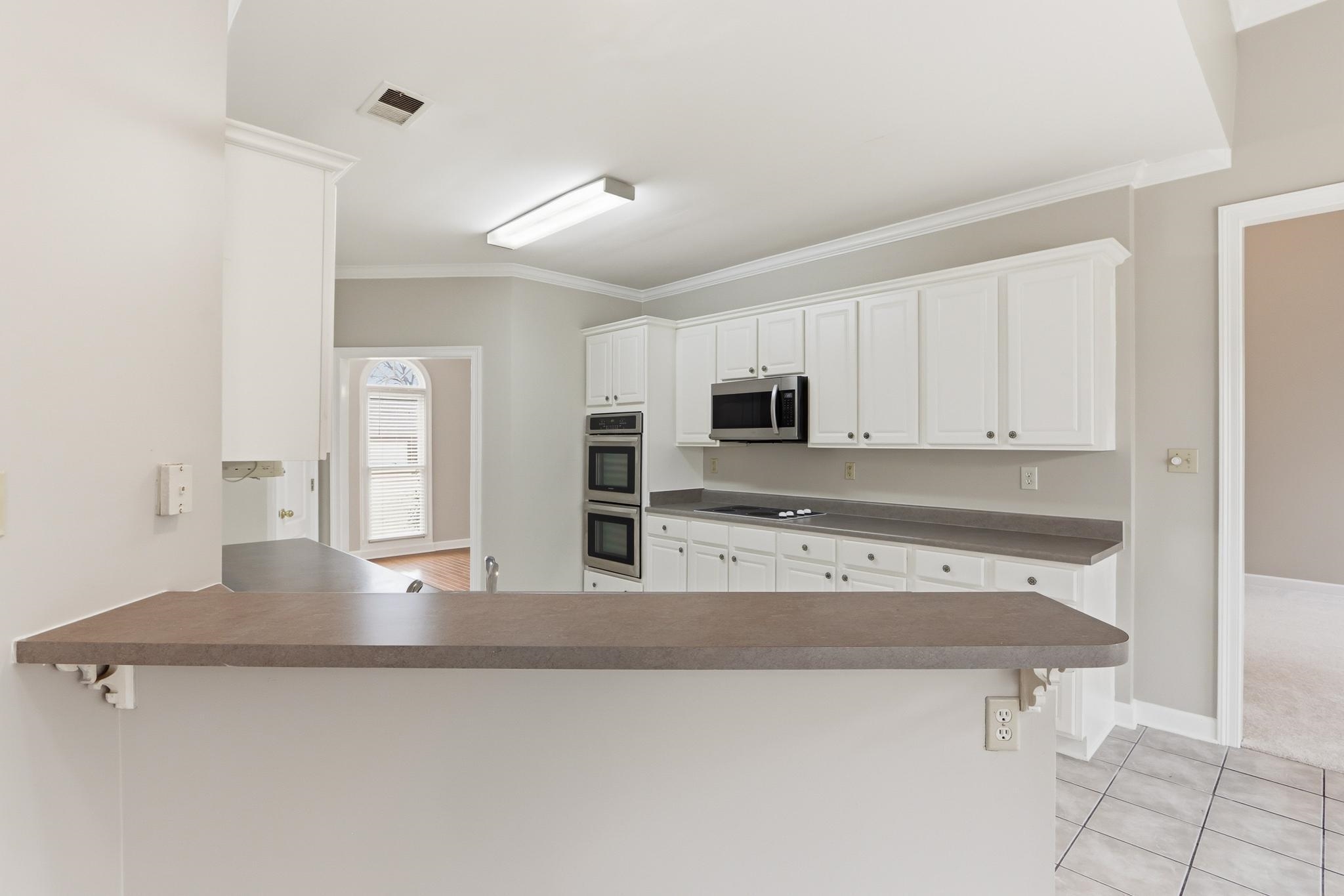 219 Northcross Pl W Property Photo 8