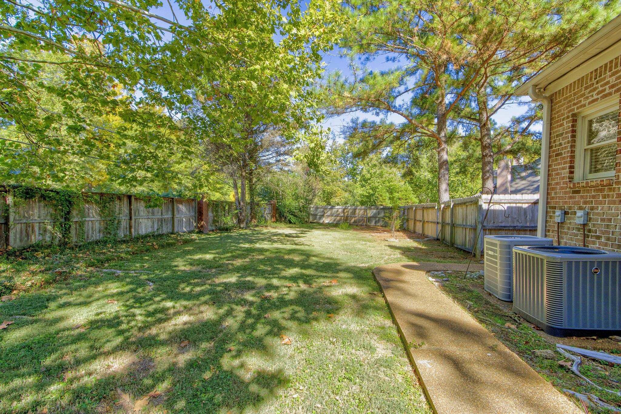 219 Northcross Pl W Property Photo 31