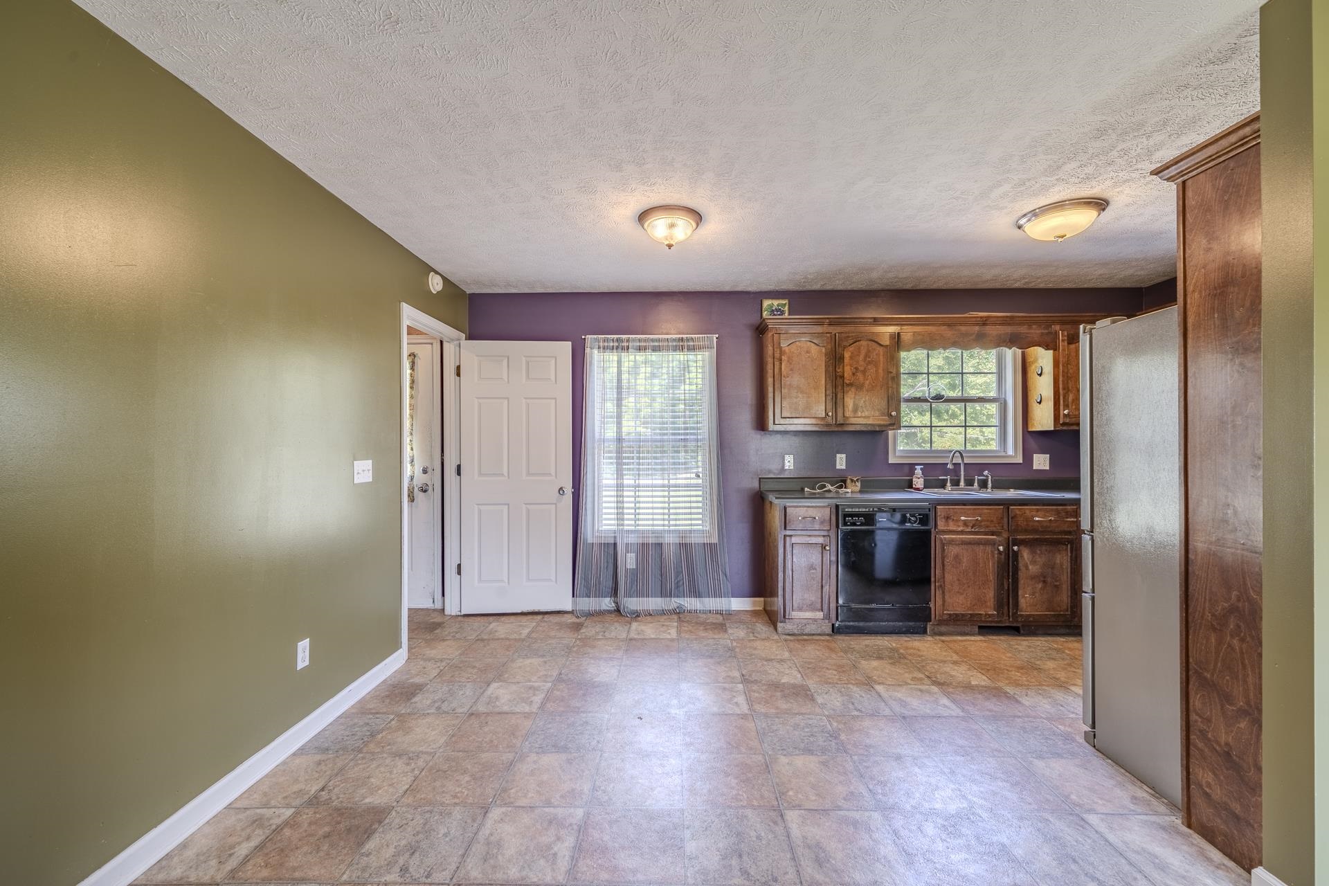51 Erin Ln Property Photo 5