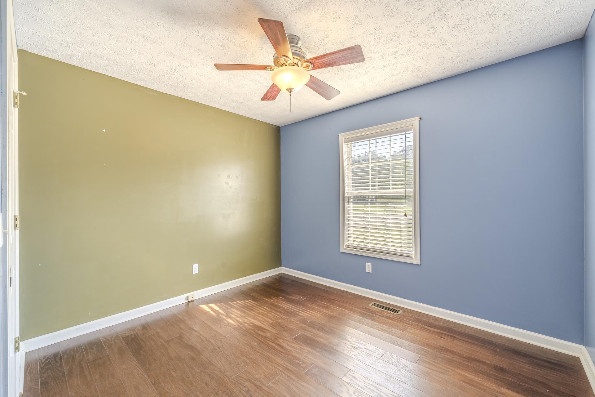 51 Erin Ln Property Photo 9