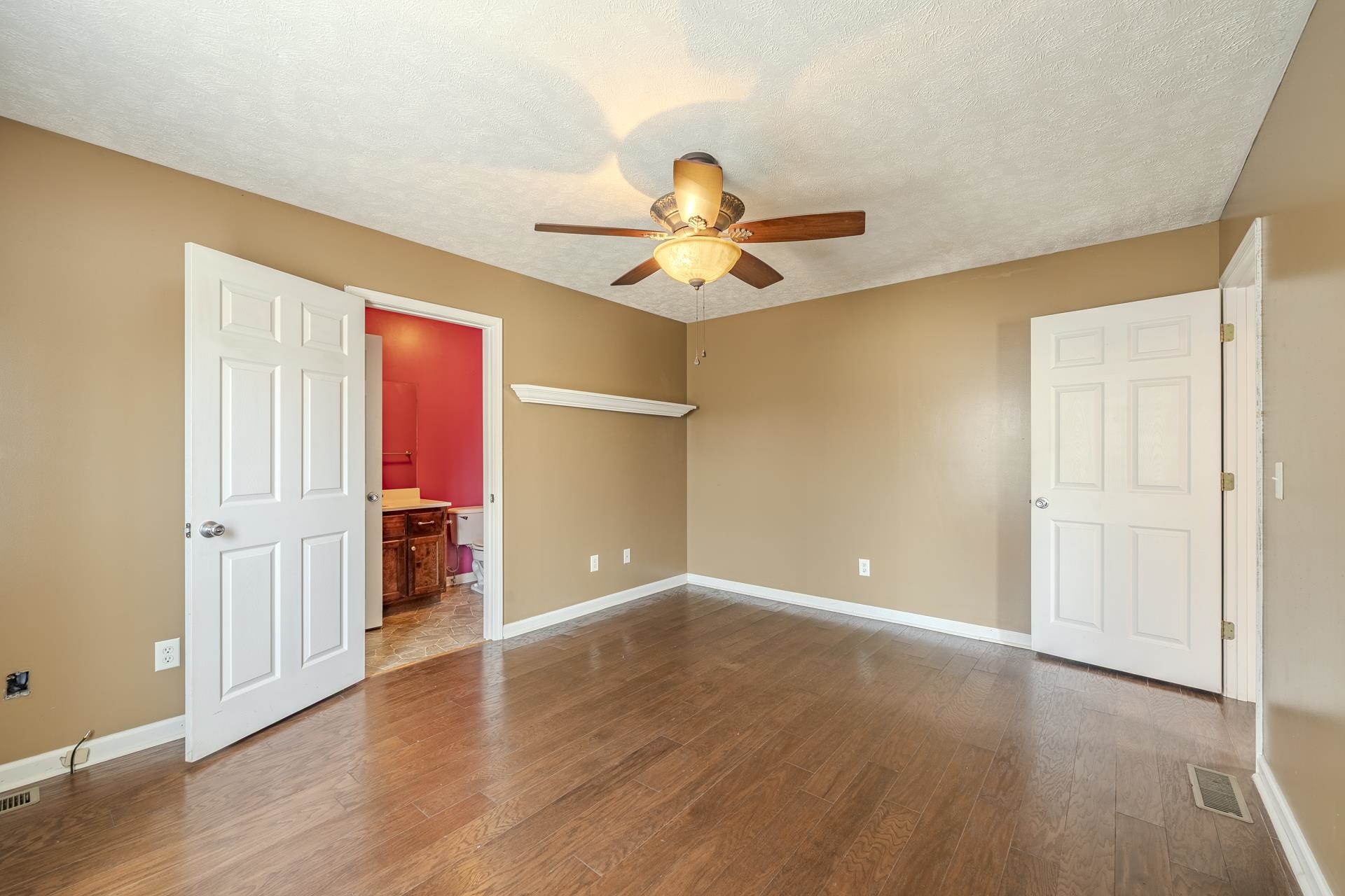 51 Erin Ln Property Photo 12