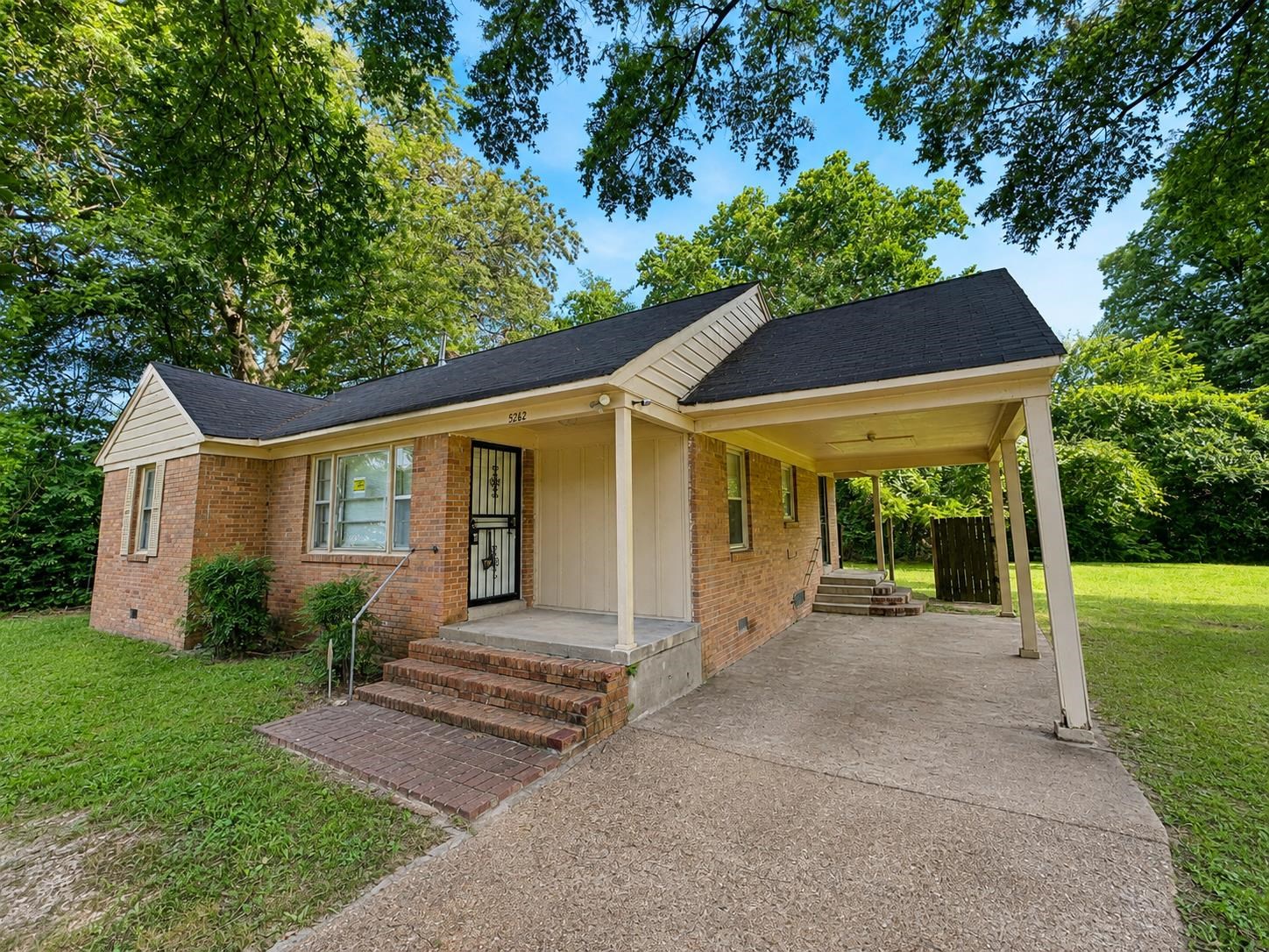 5262 COTTONWOOD RD Property Photo 1