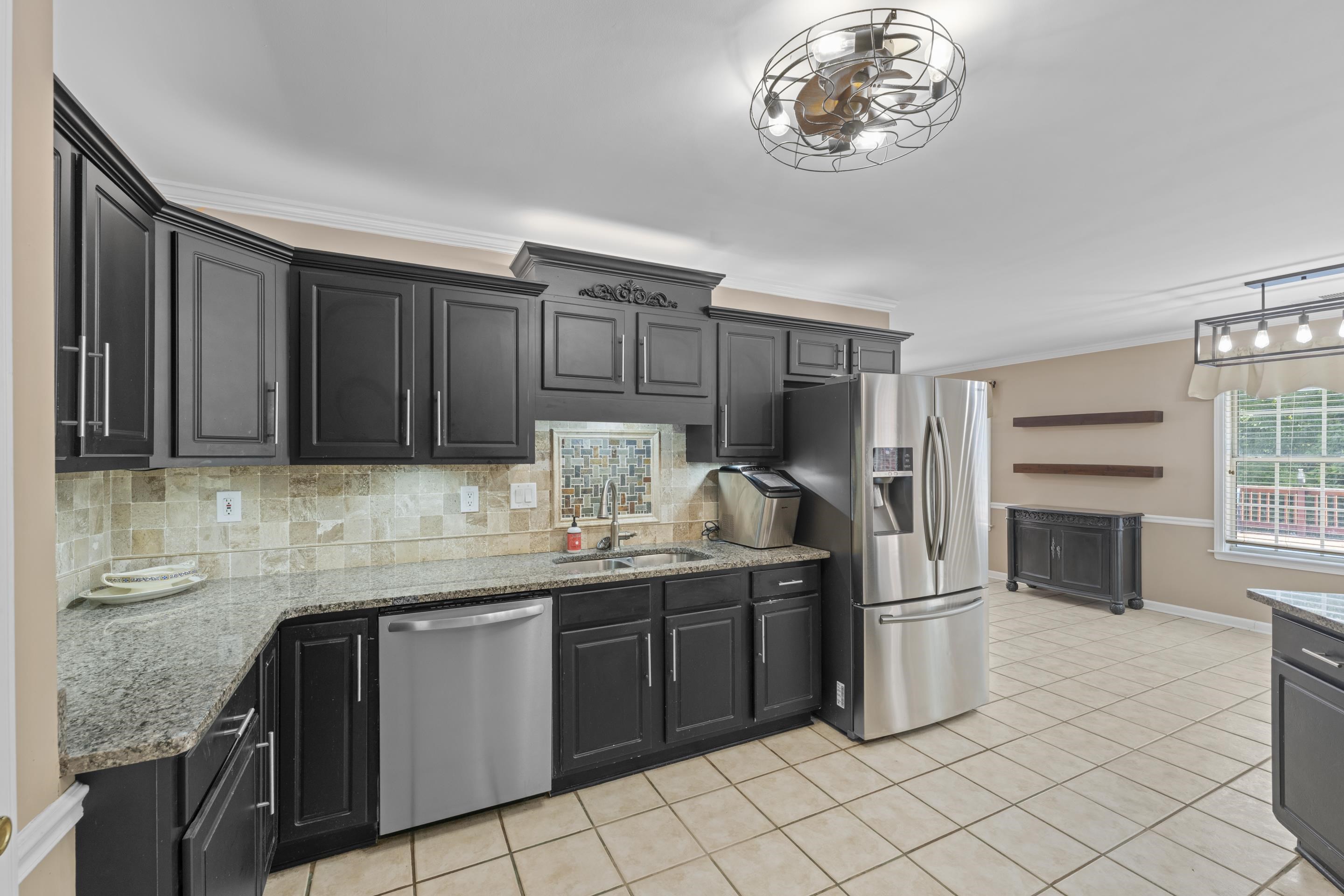 4742 Molsonwood Dr Property Photo 8