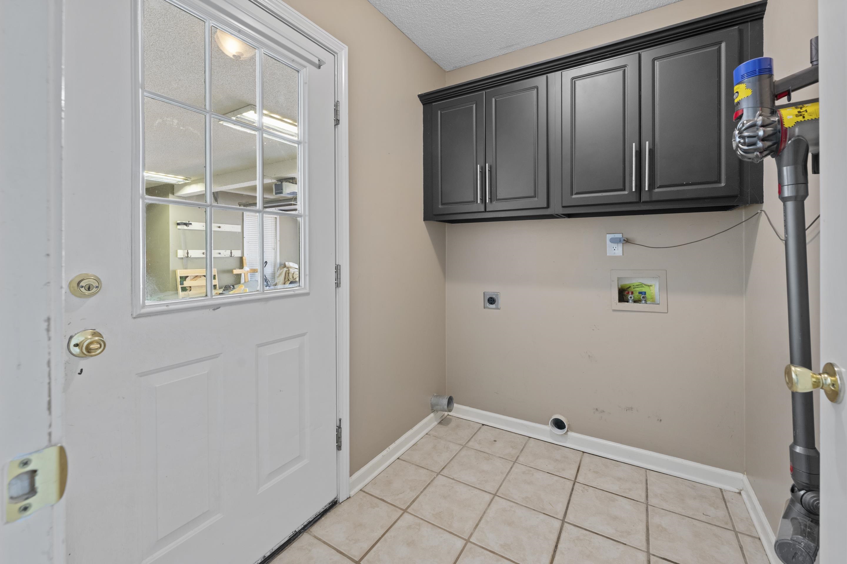 4742 Molsonwood Dr Property Photo 35