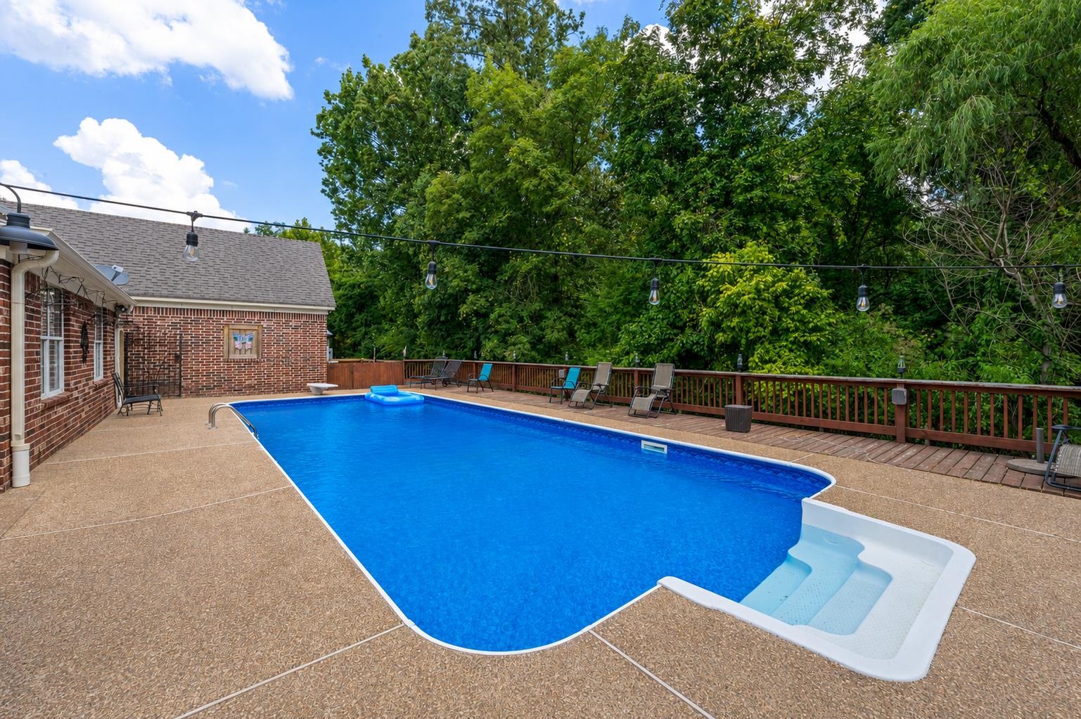 4742 Molsonwood Dr Property Photo 37