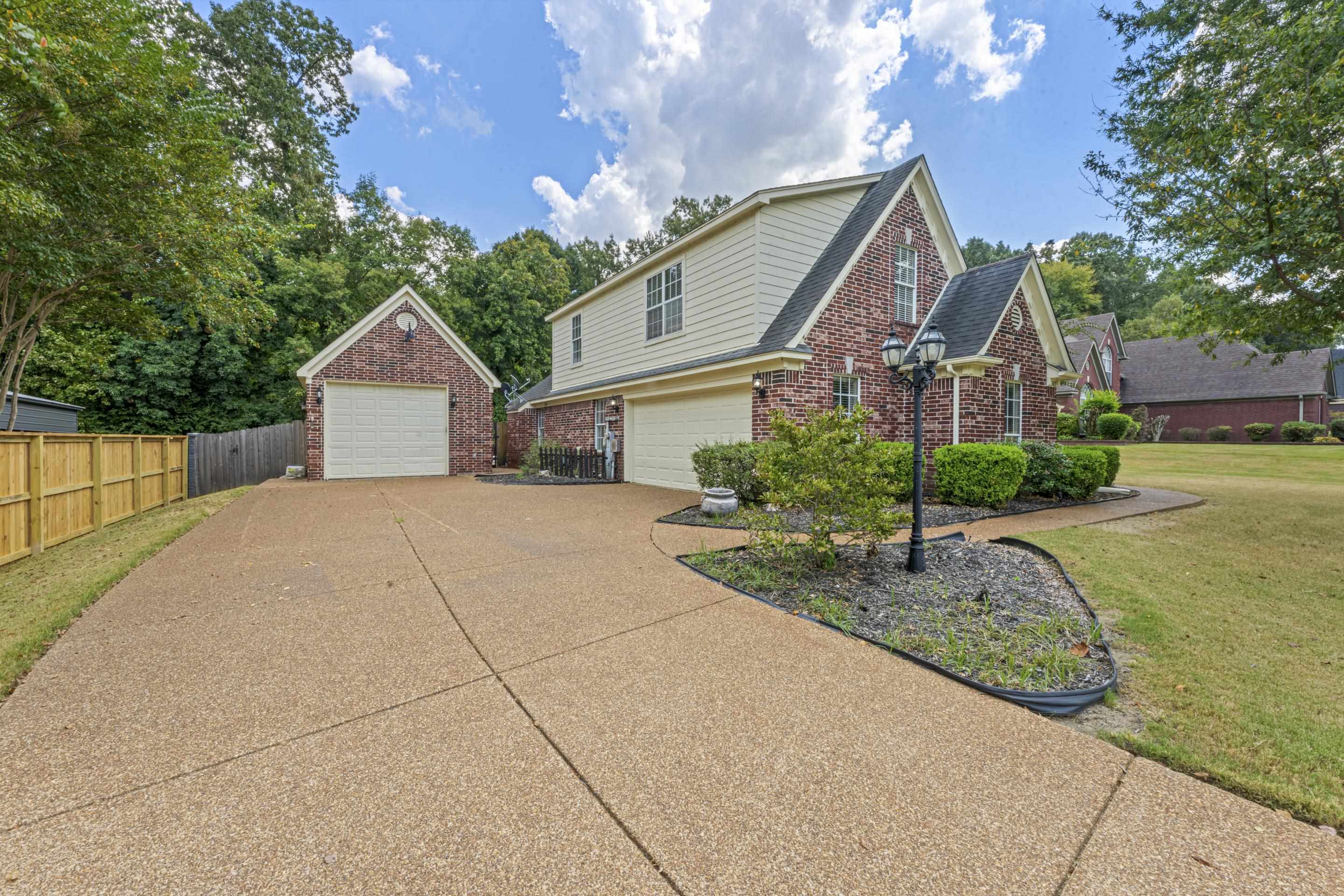 4742 Molsonwood Dr Property Photo 40