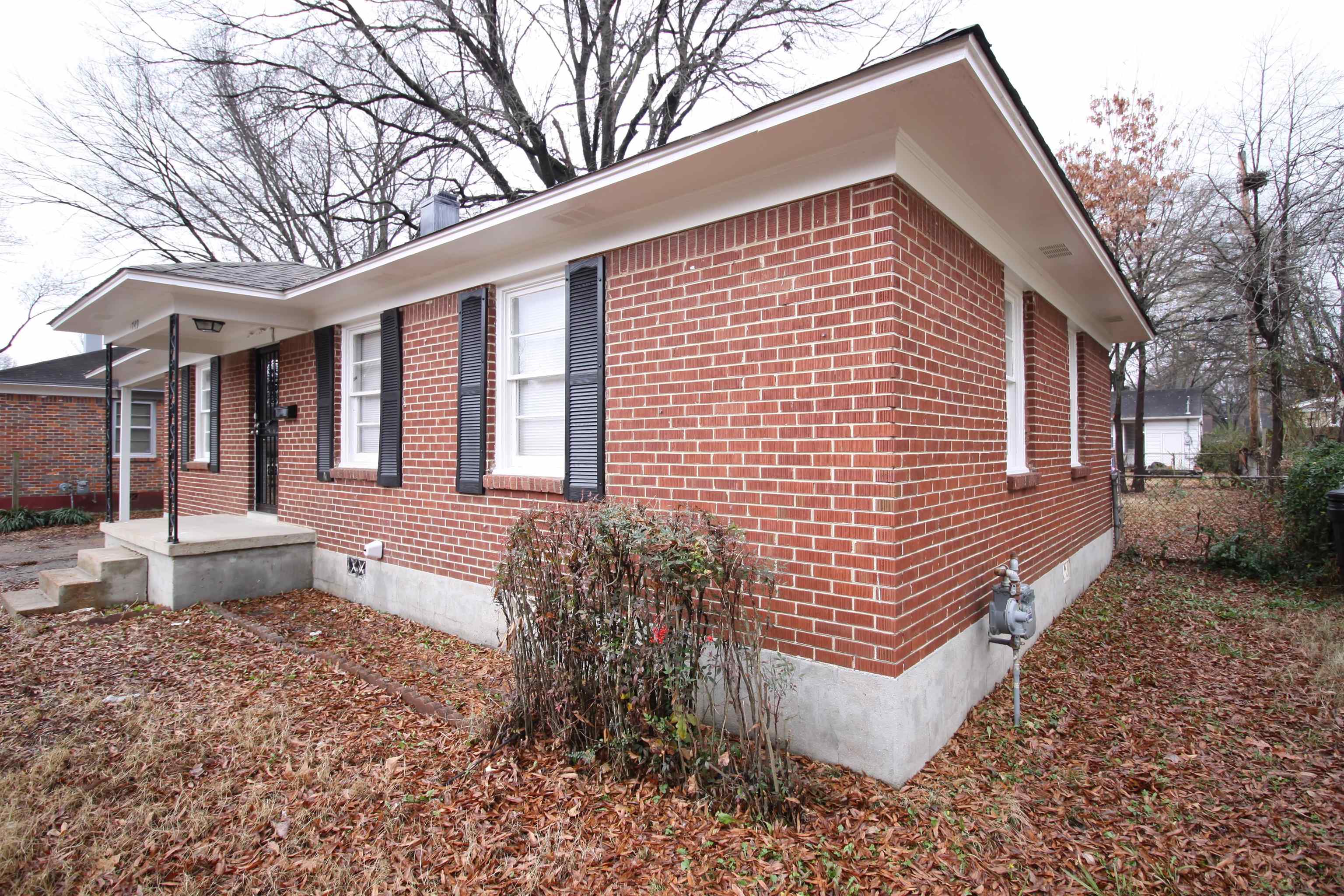 1749 S Perkins Rd Property Photo 4