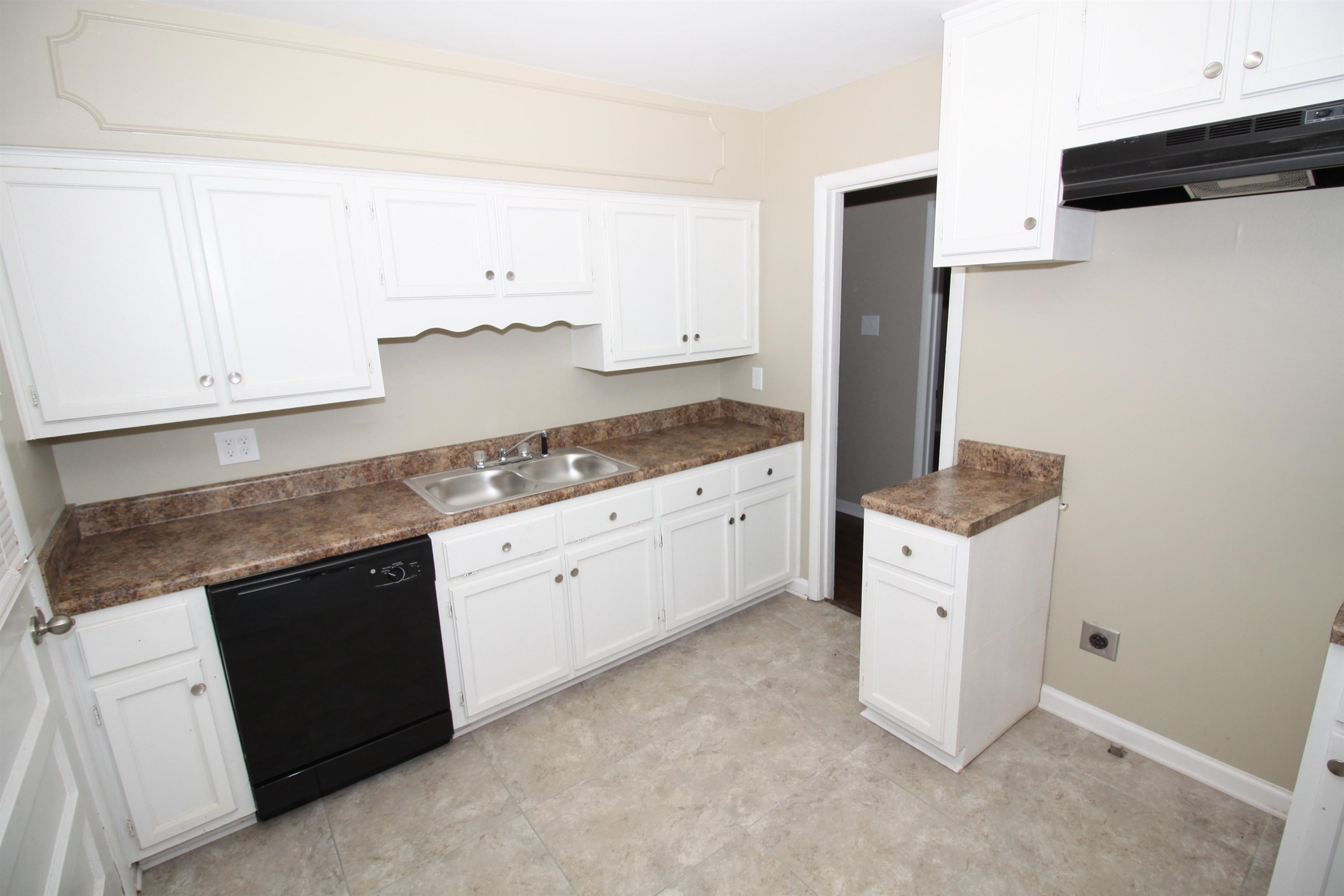 1749 S Perkins Rd Property Photo 9