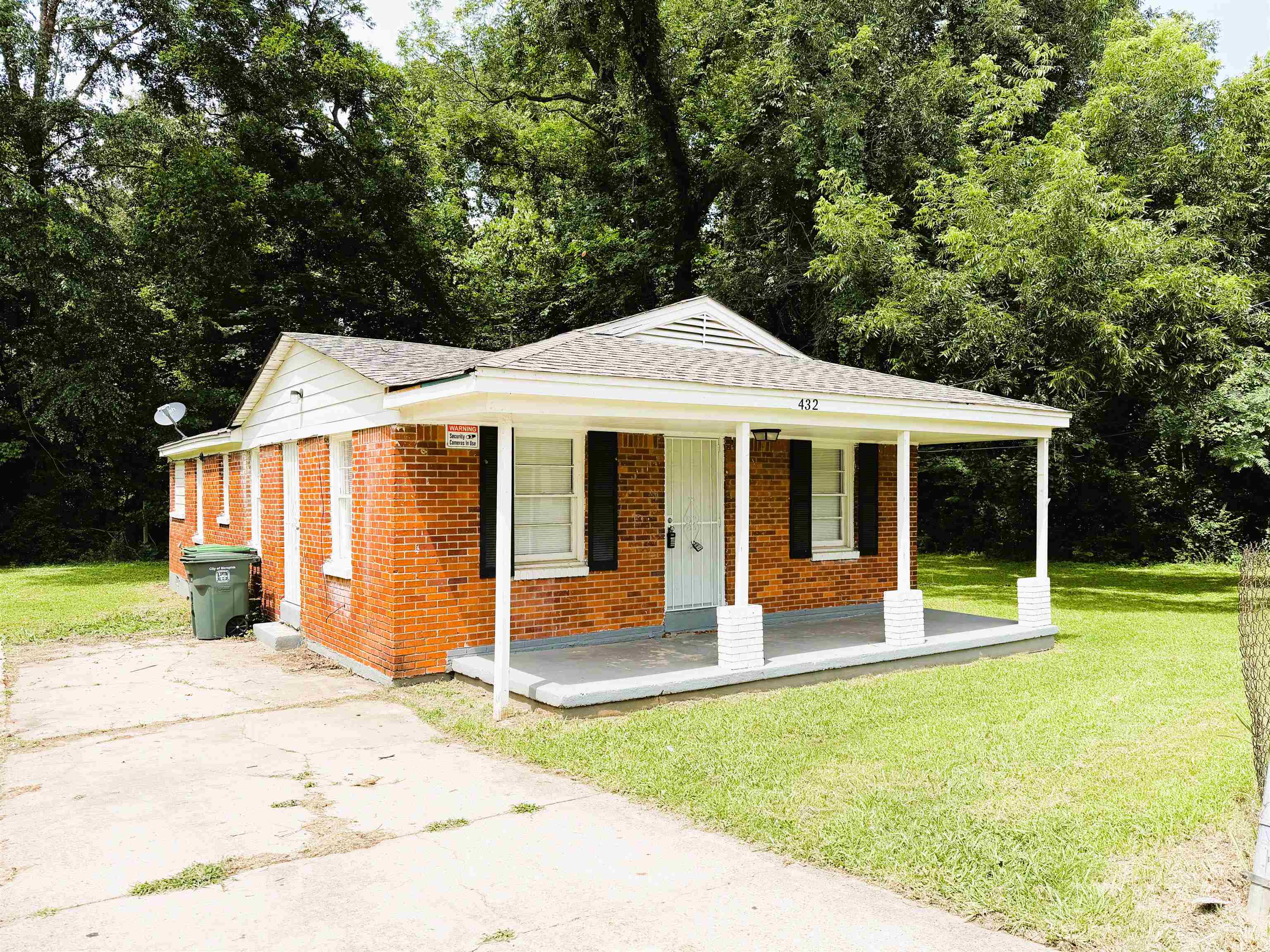 432 W Peebles Ave Property Photo 1