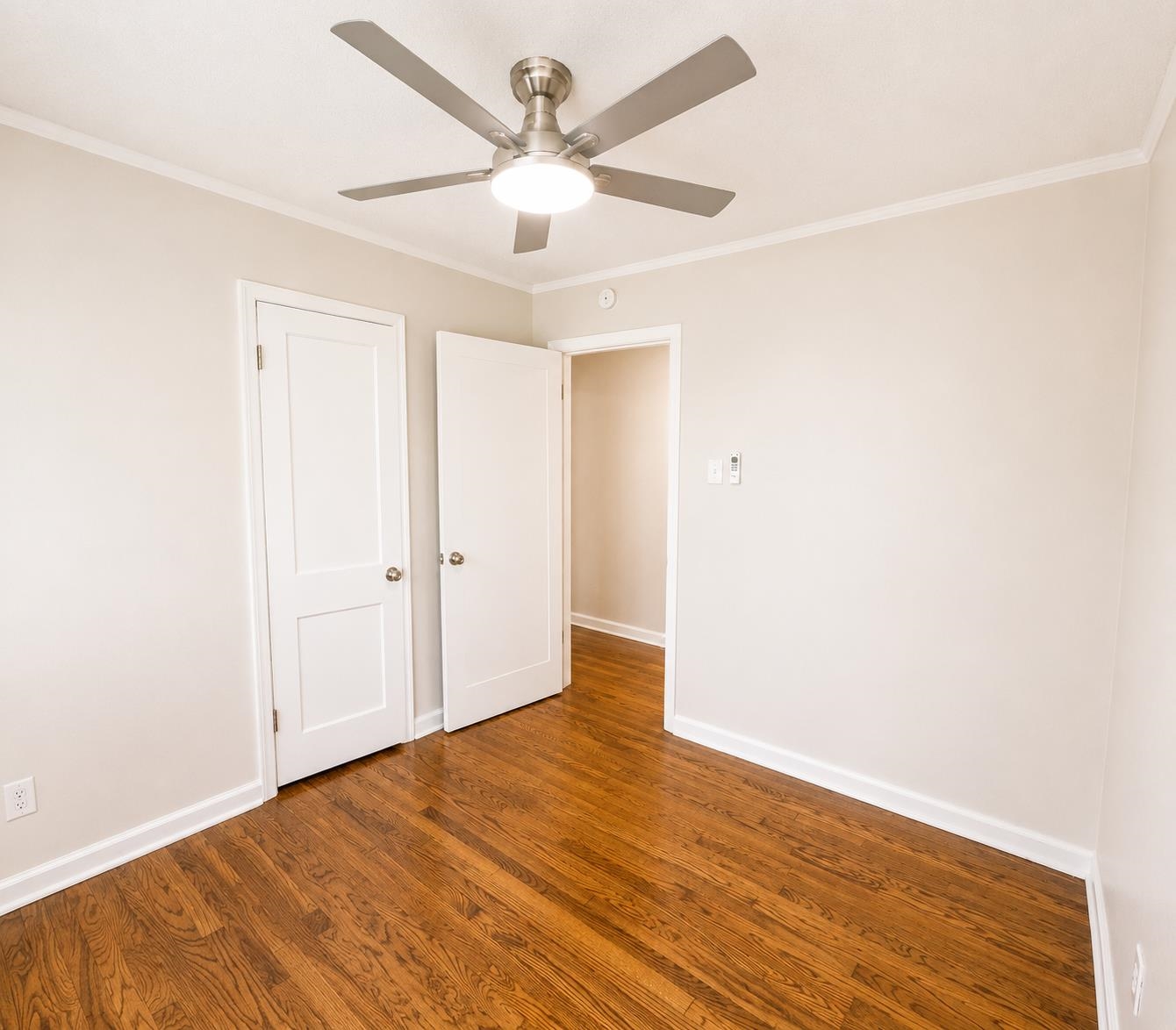1126 Will Scarlet Rd Property Photo 7