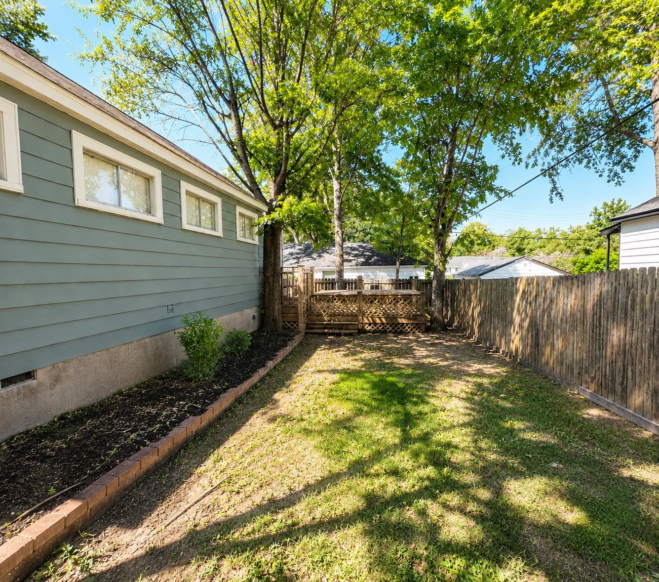 1126 Will Scarlet Rd Property Photo 15