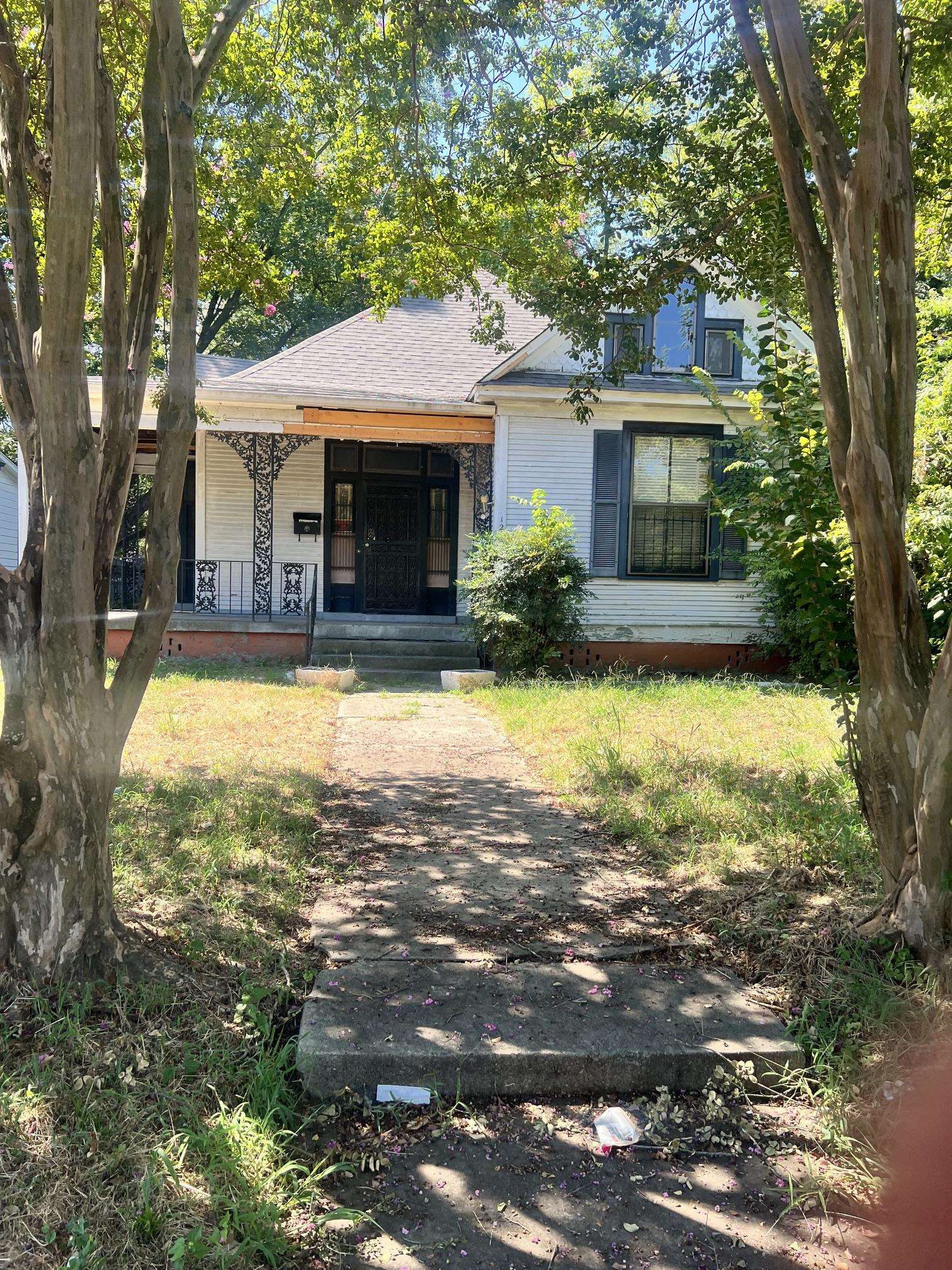 1277 SNOWDEN AVE Property Photo 1