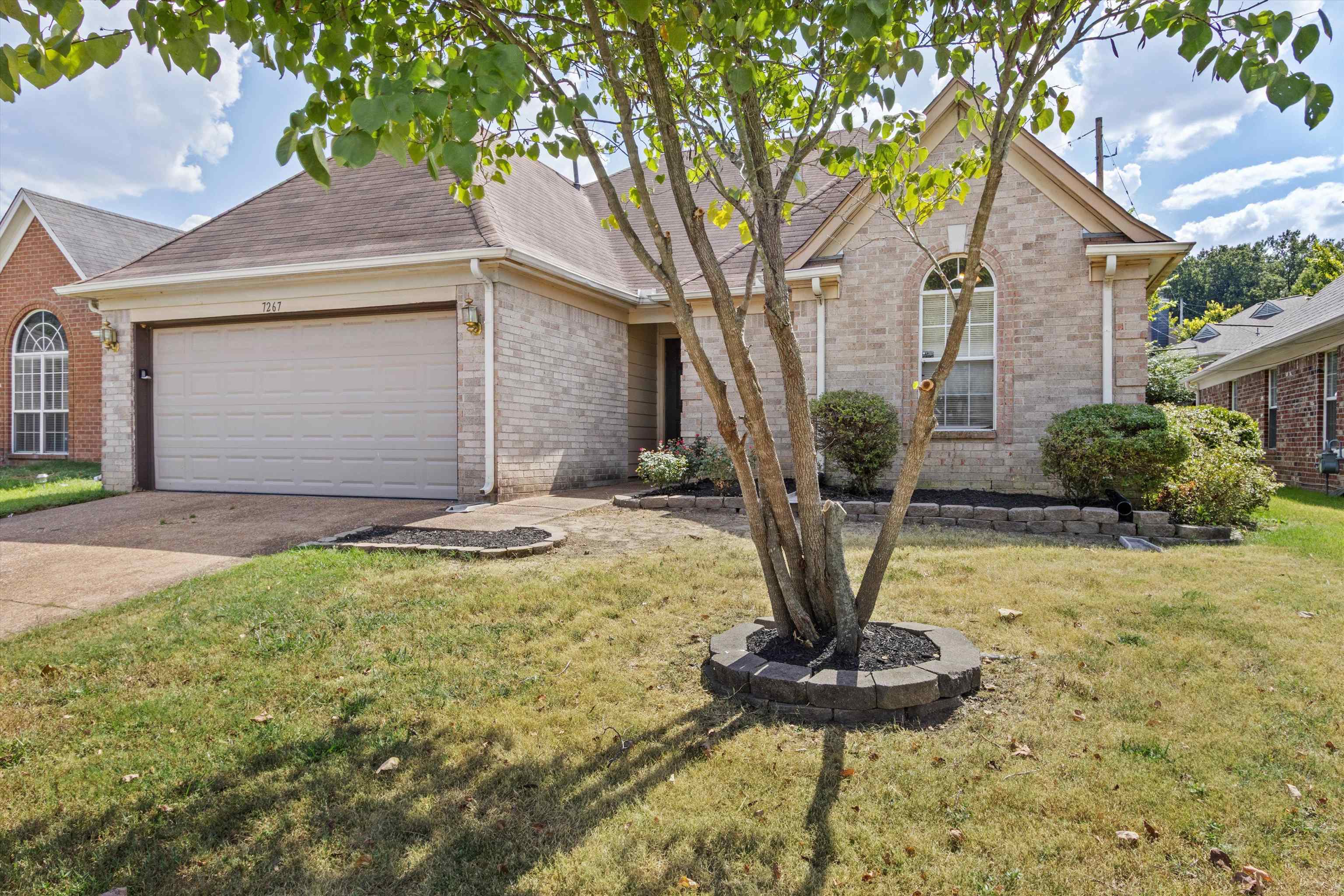 7267 Amberly Way Dr Property Photo 2