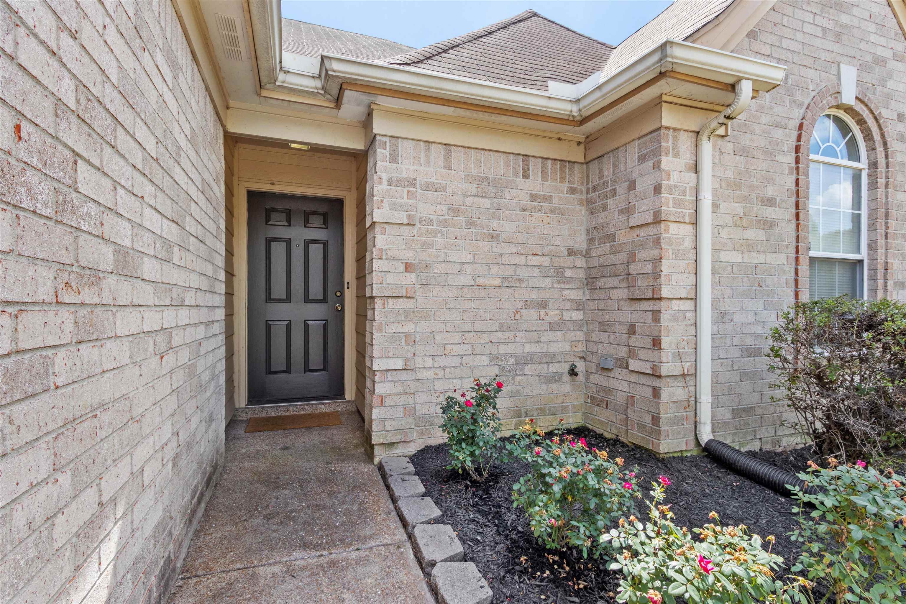 7267 Amberly Way Dr Property Photo 3
