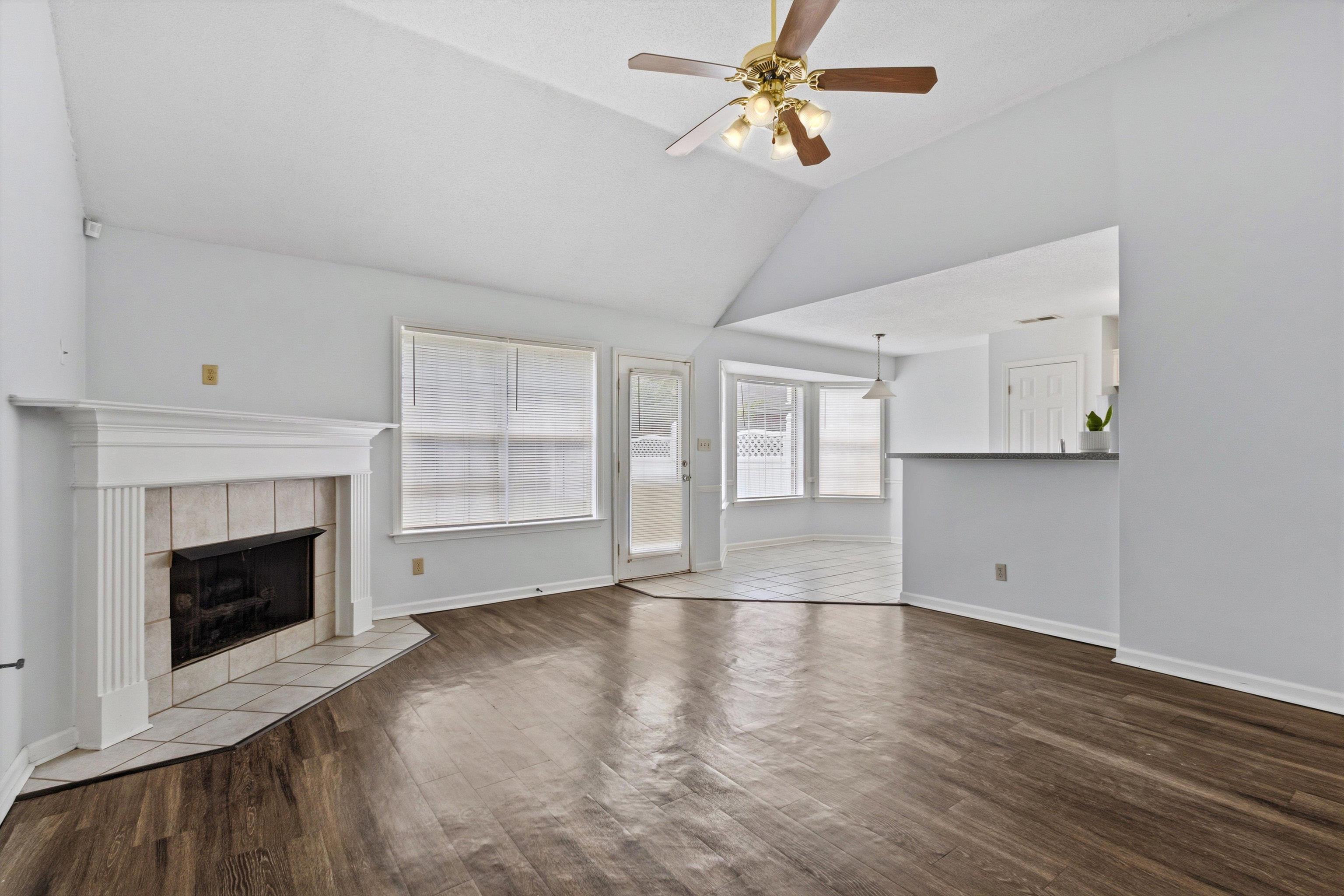 7267 Amberly Way Dr Property Photo 8