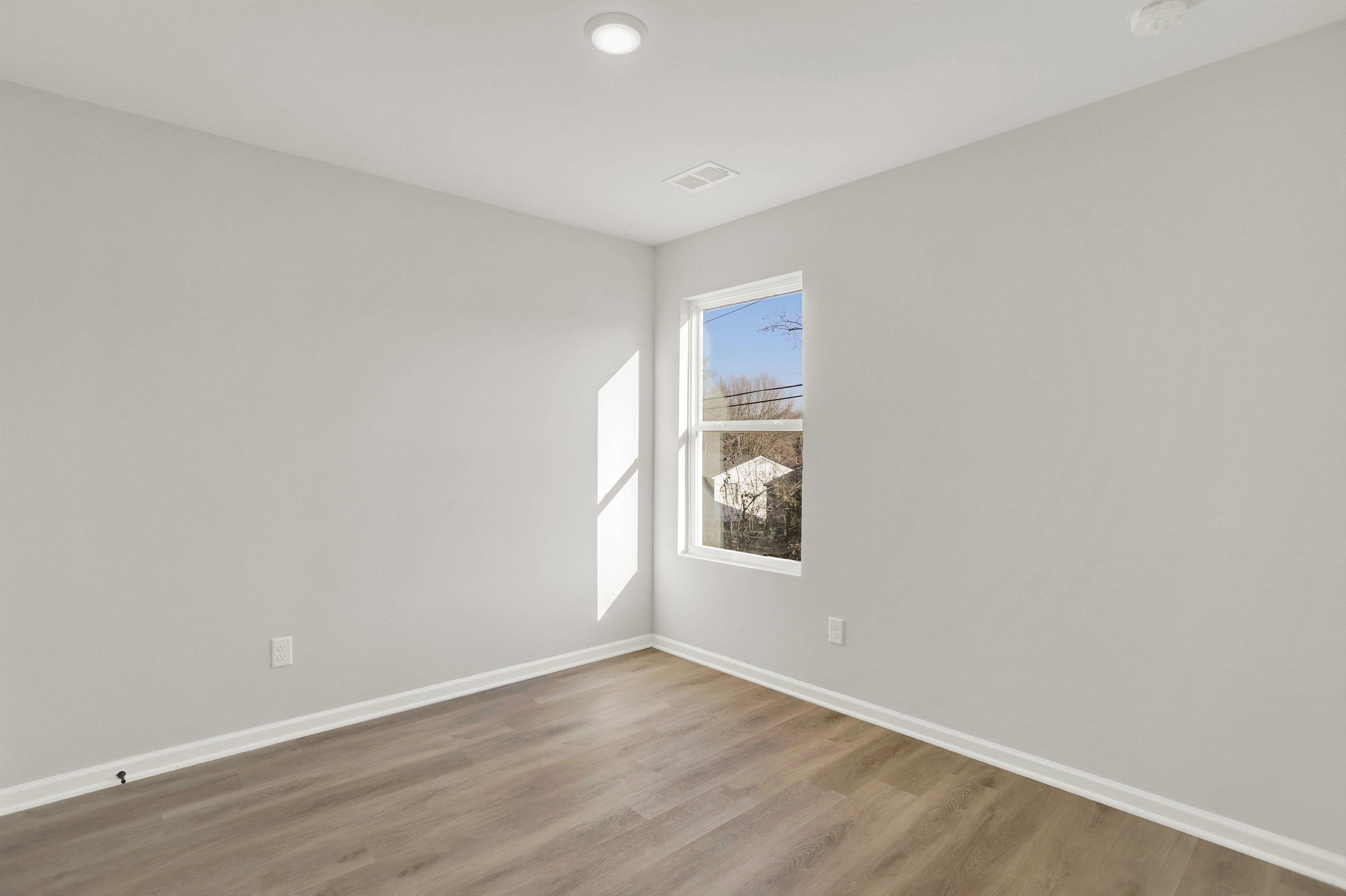 5046 Breckenwood Dr Property Photo 18