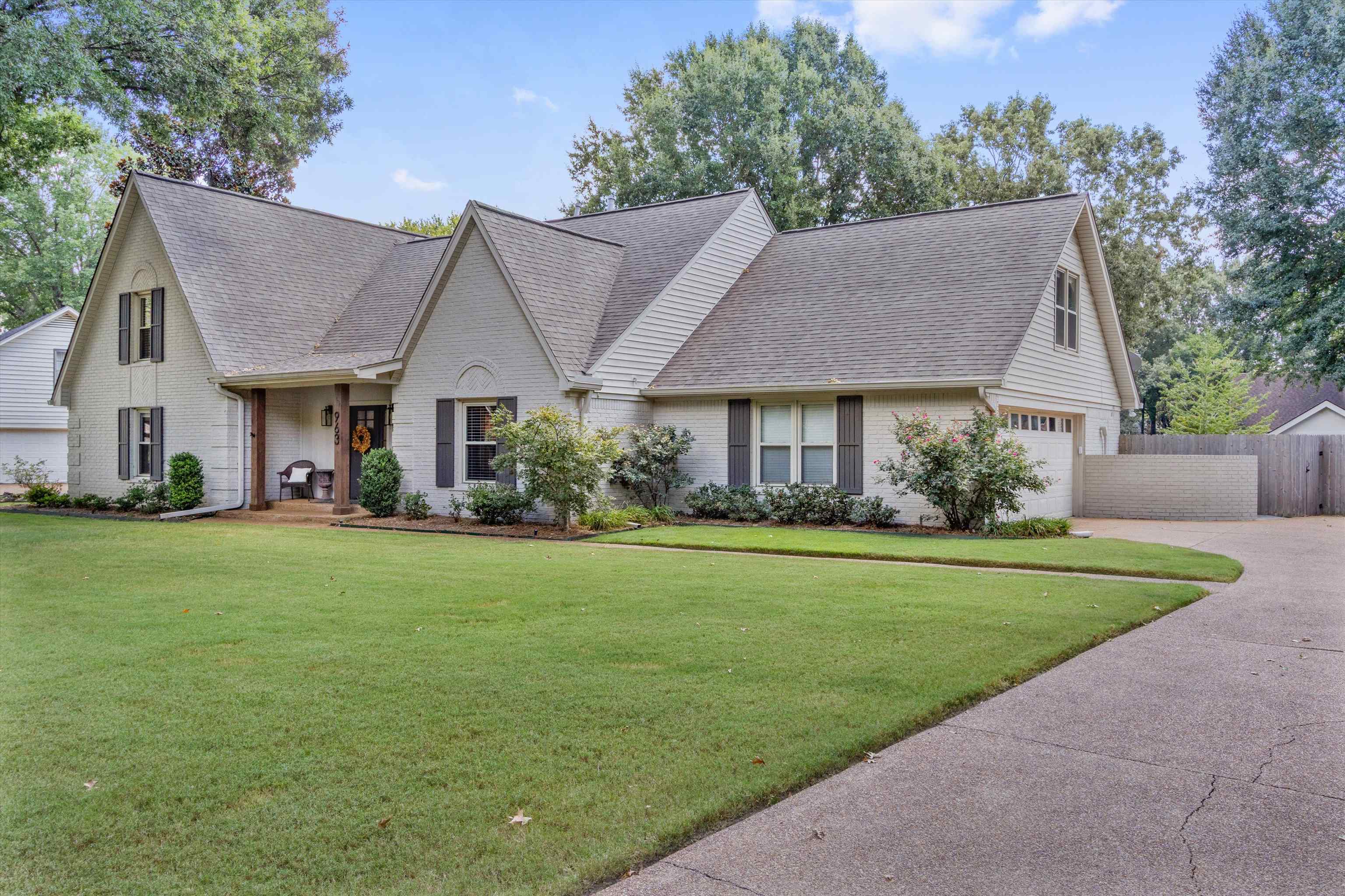 963 Autumn Oaks Cir Property Photo 2
