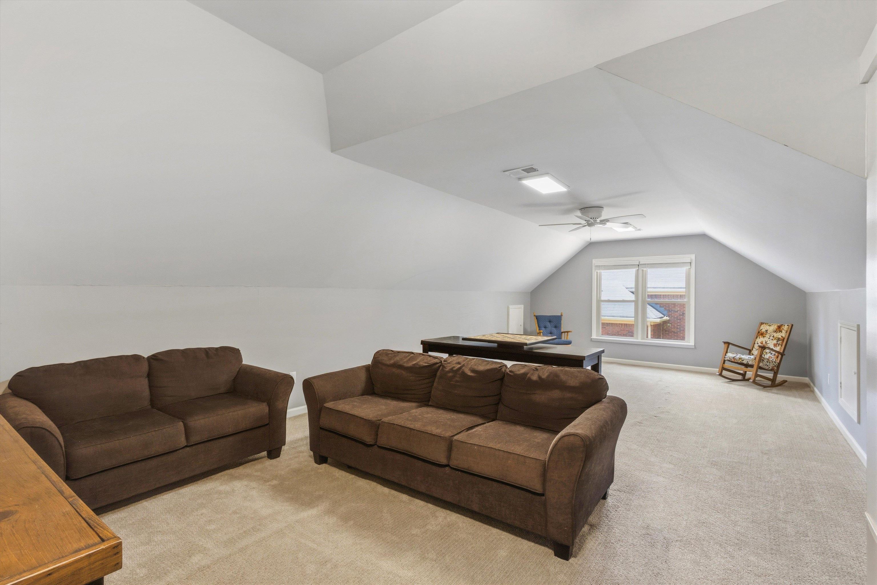 963 Autumn Oaks Cir Property Photo 23