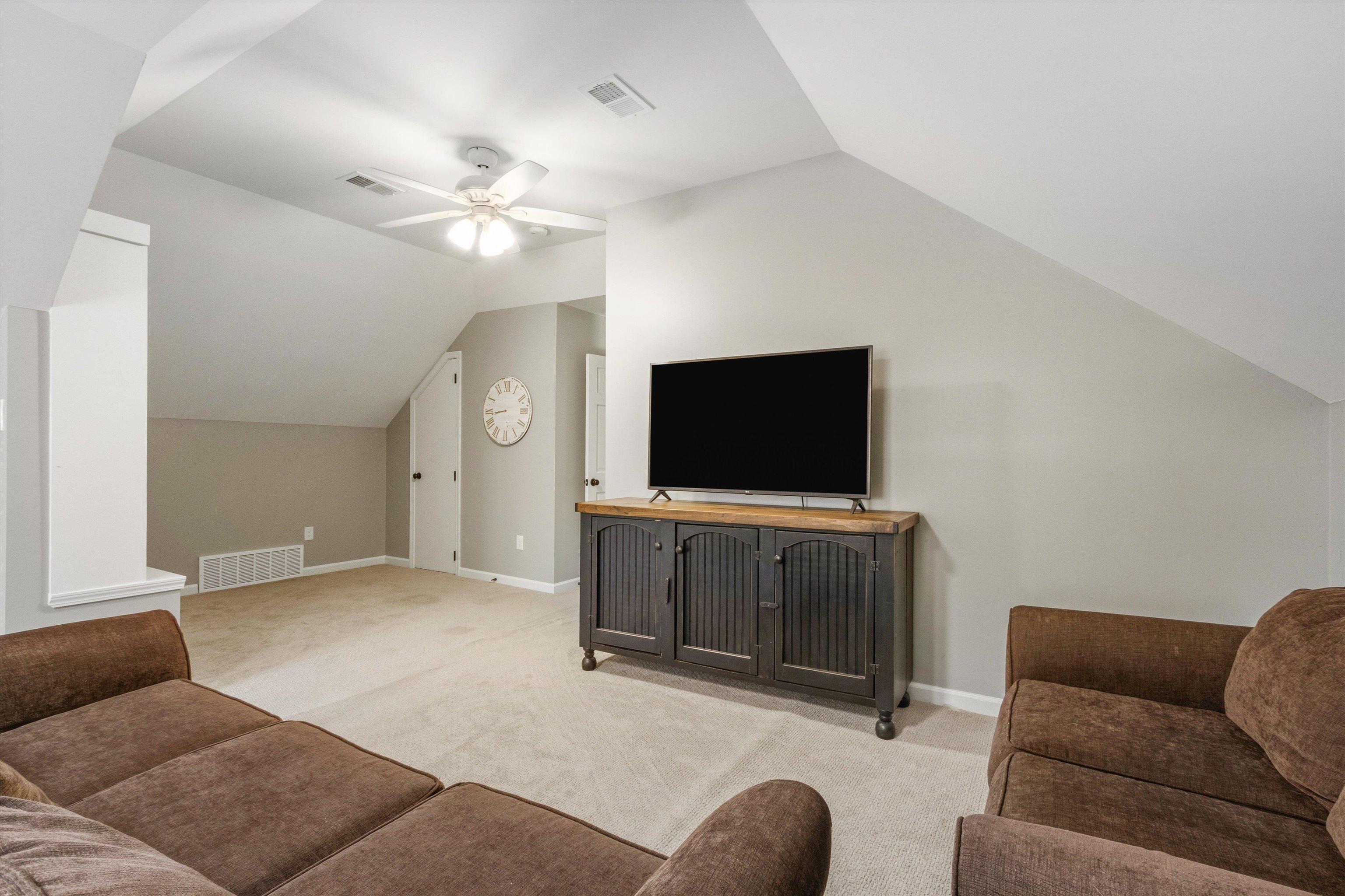 963 Autumn Oaks Cir Property Photo 24