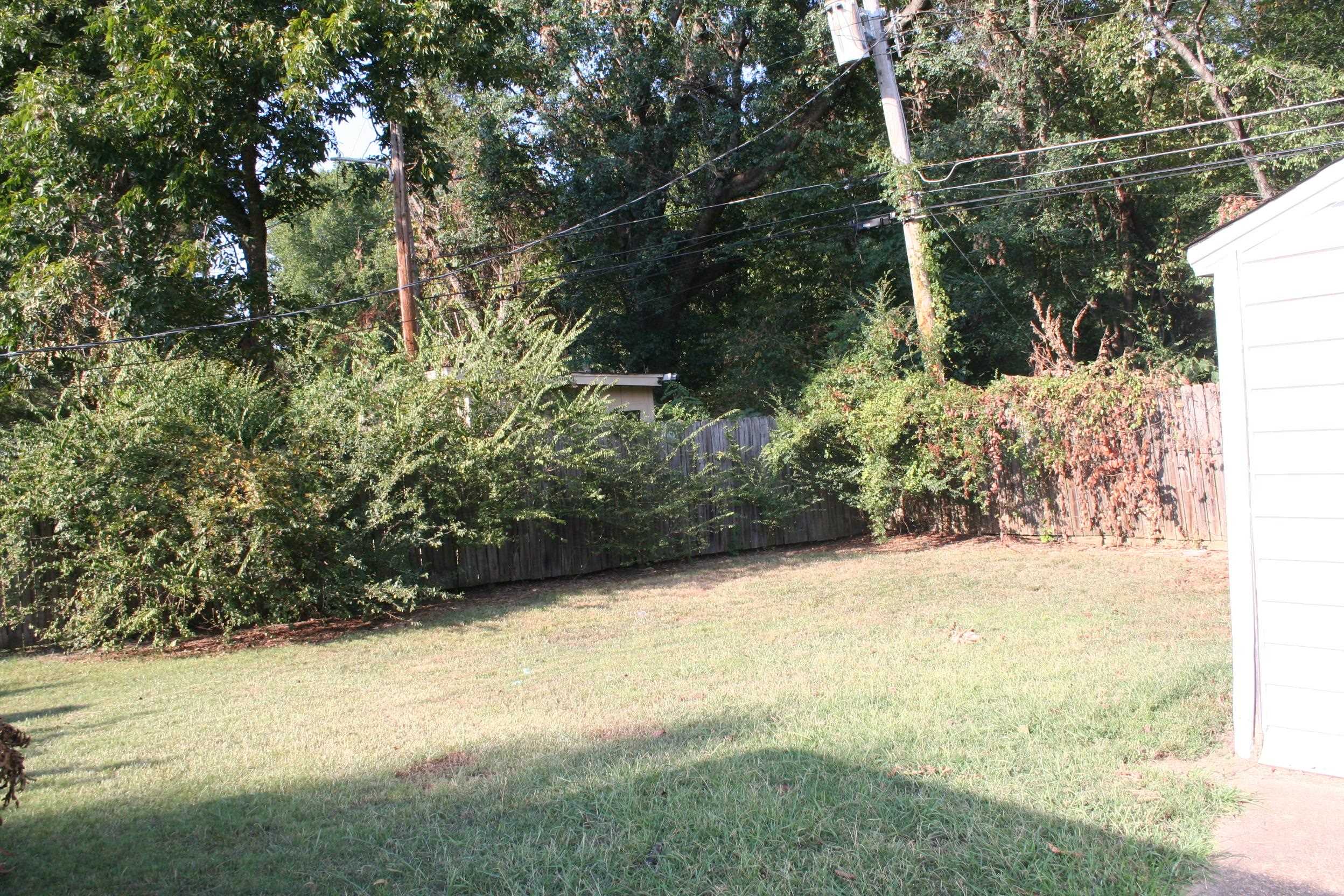 1596 Russwood Rd Property Photo 4