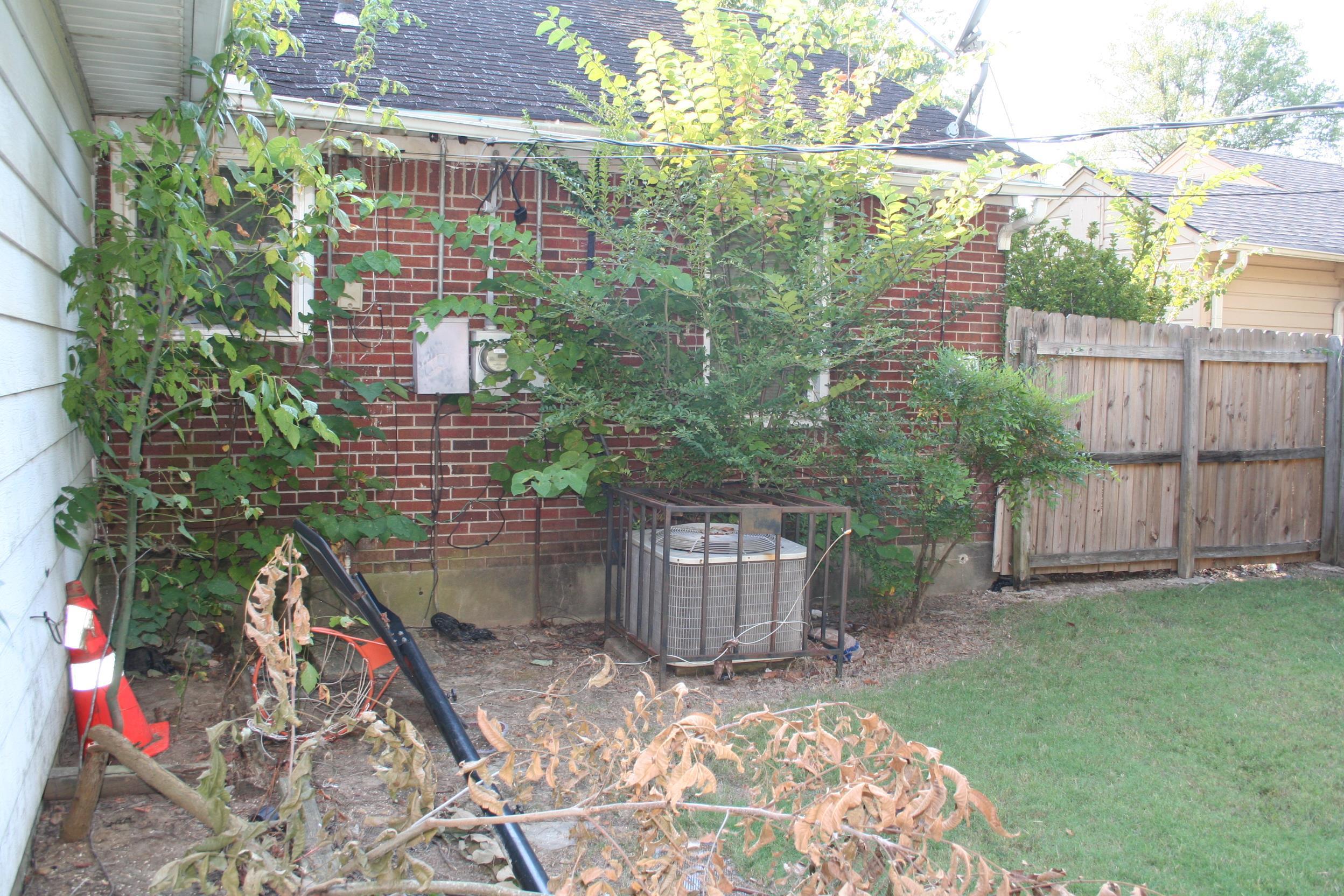 1596 Russwood Rd Property Photo 5