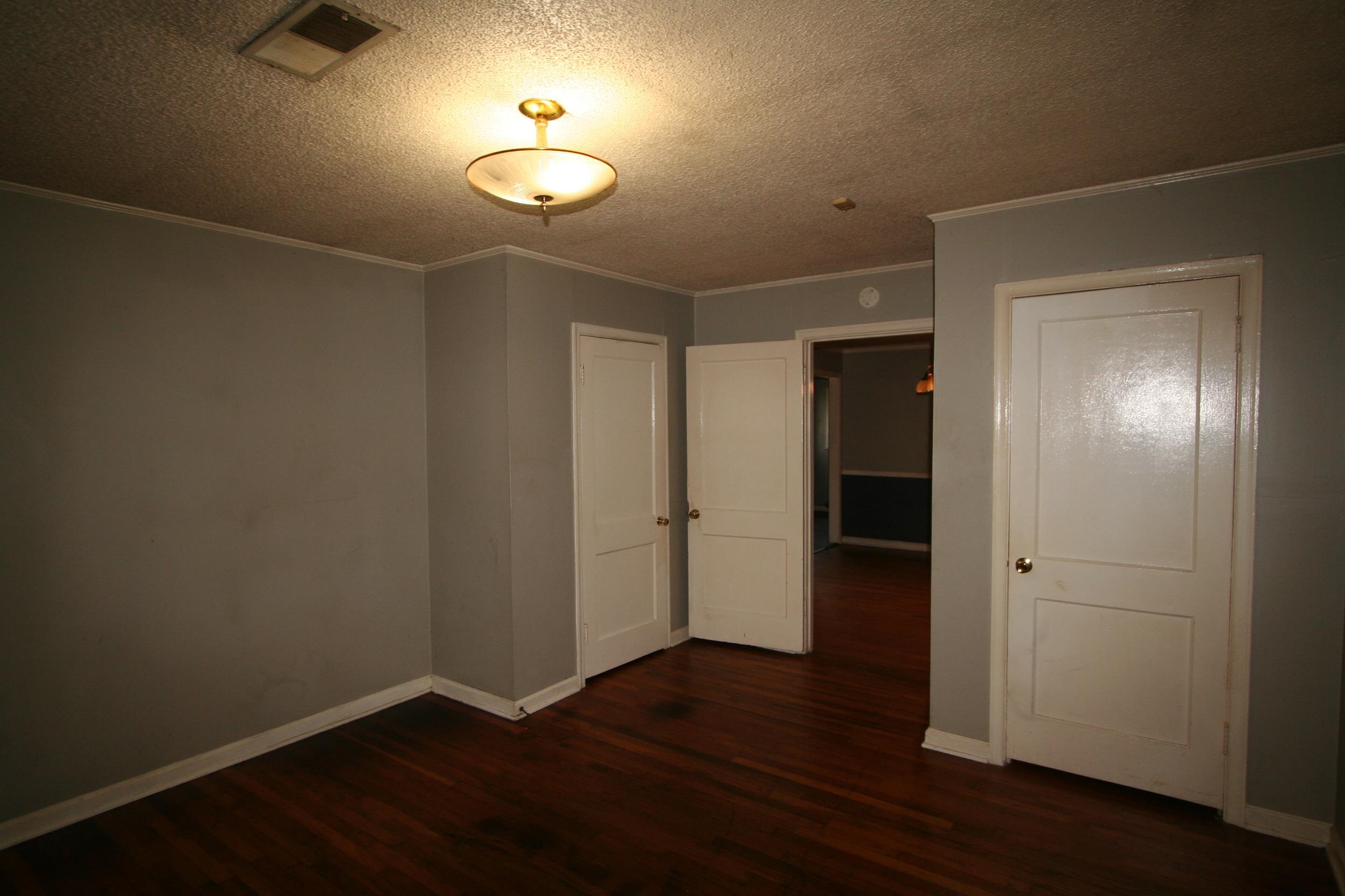 1596 Russwood Rd Property Photo 13
