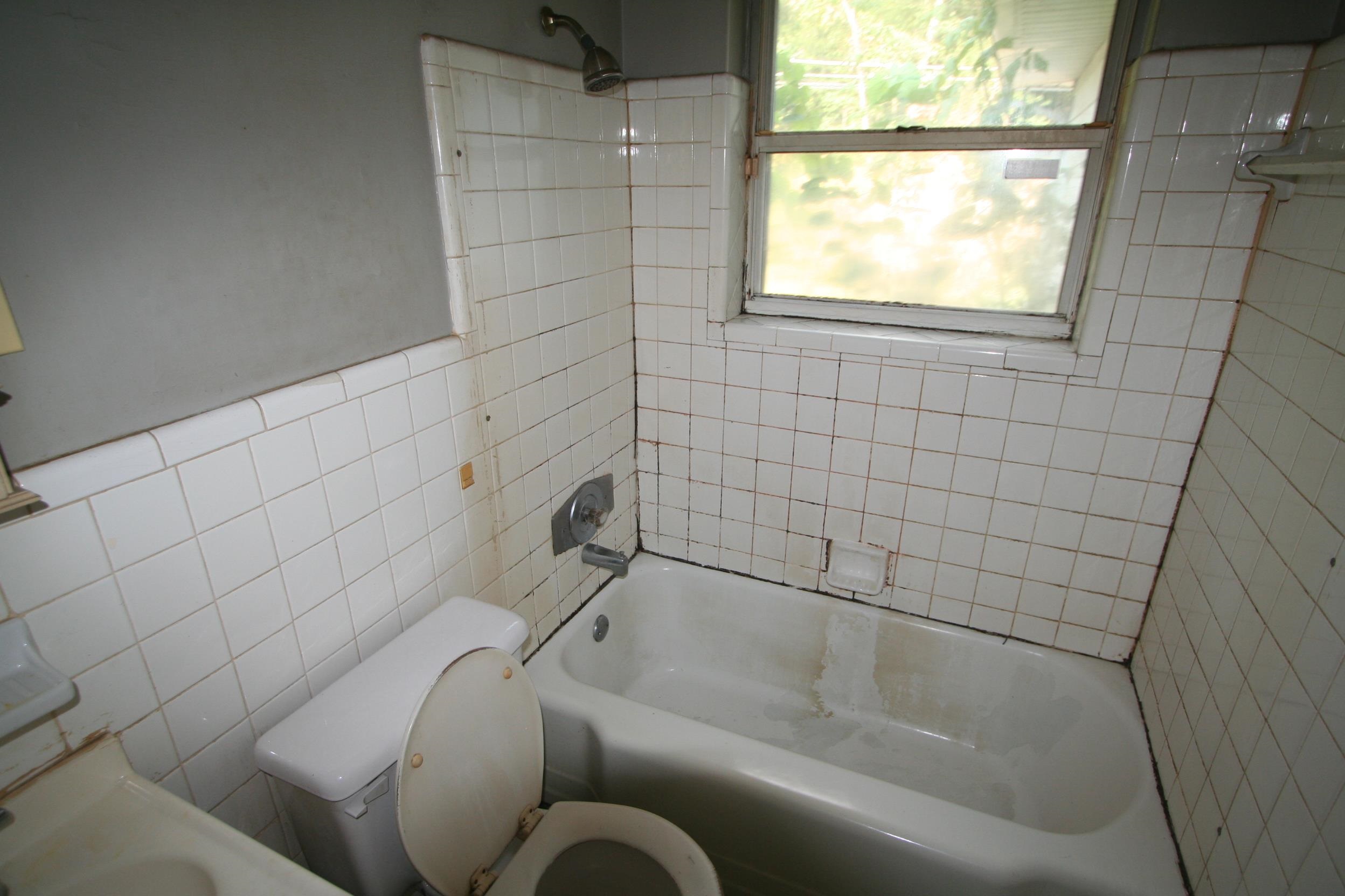 1596 Russwood Rd Property Photo 14