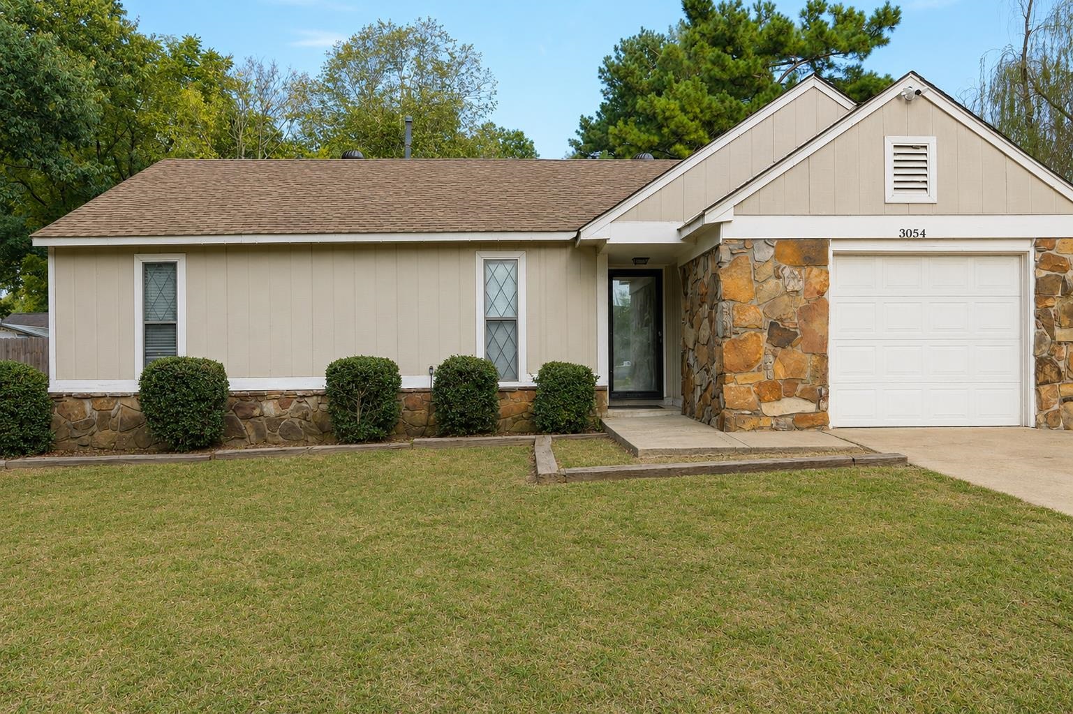 3054 Leeridge Dr Property Photo 1
