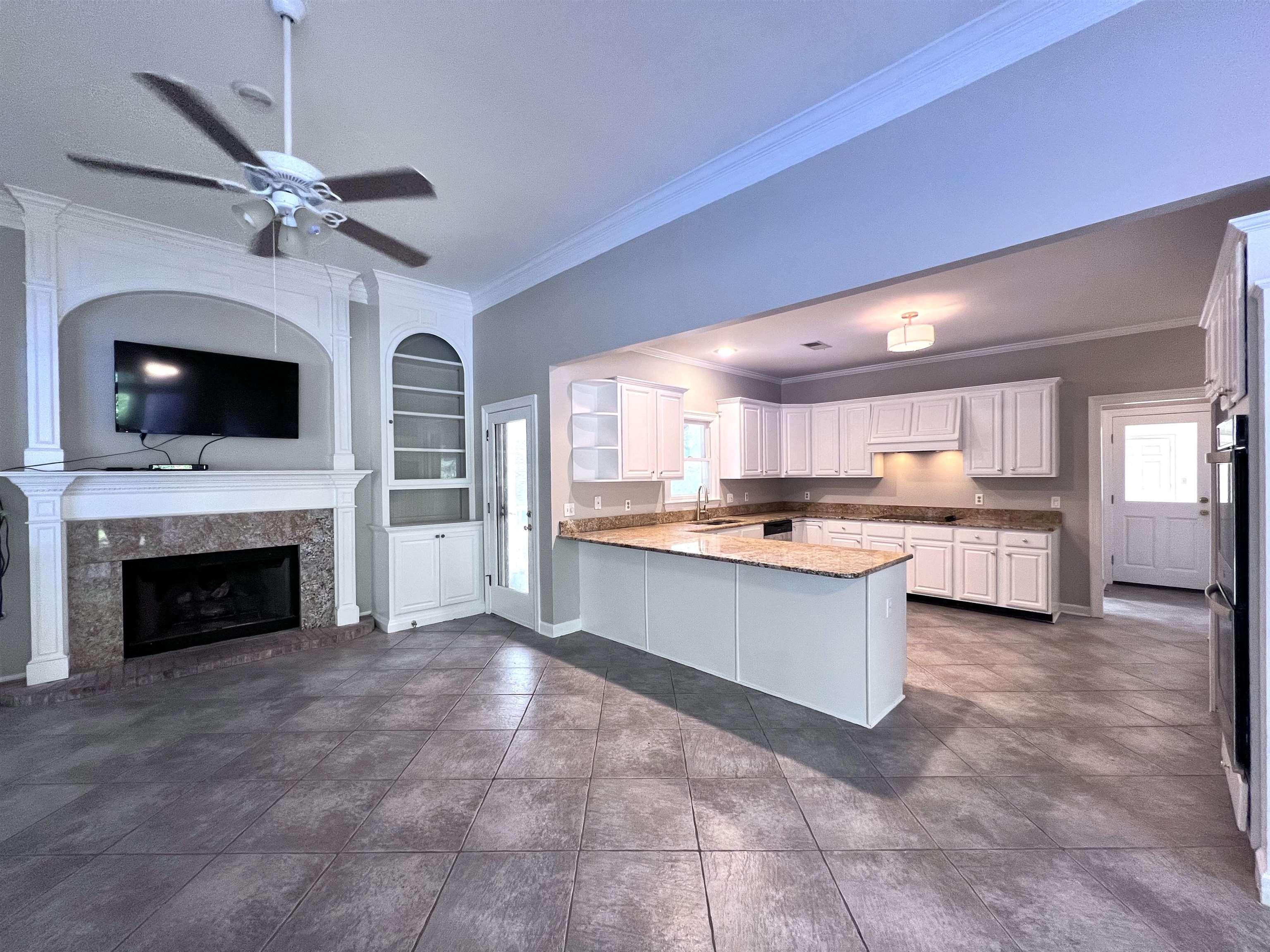 560 Windsor Park Cv Property Photo 6
