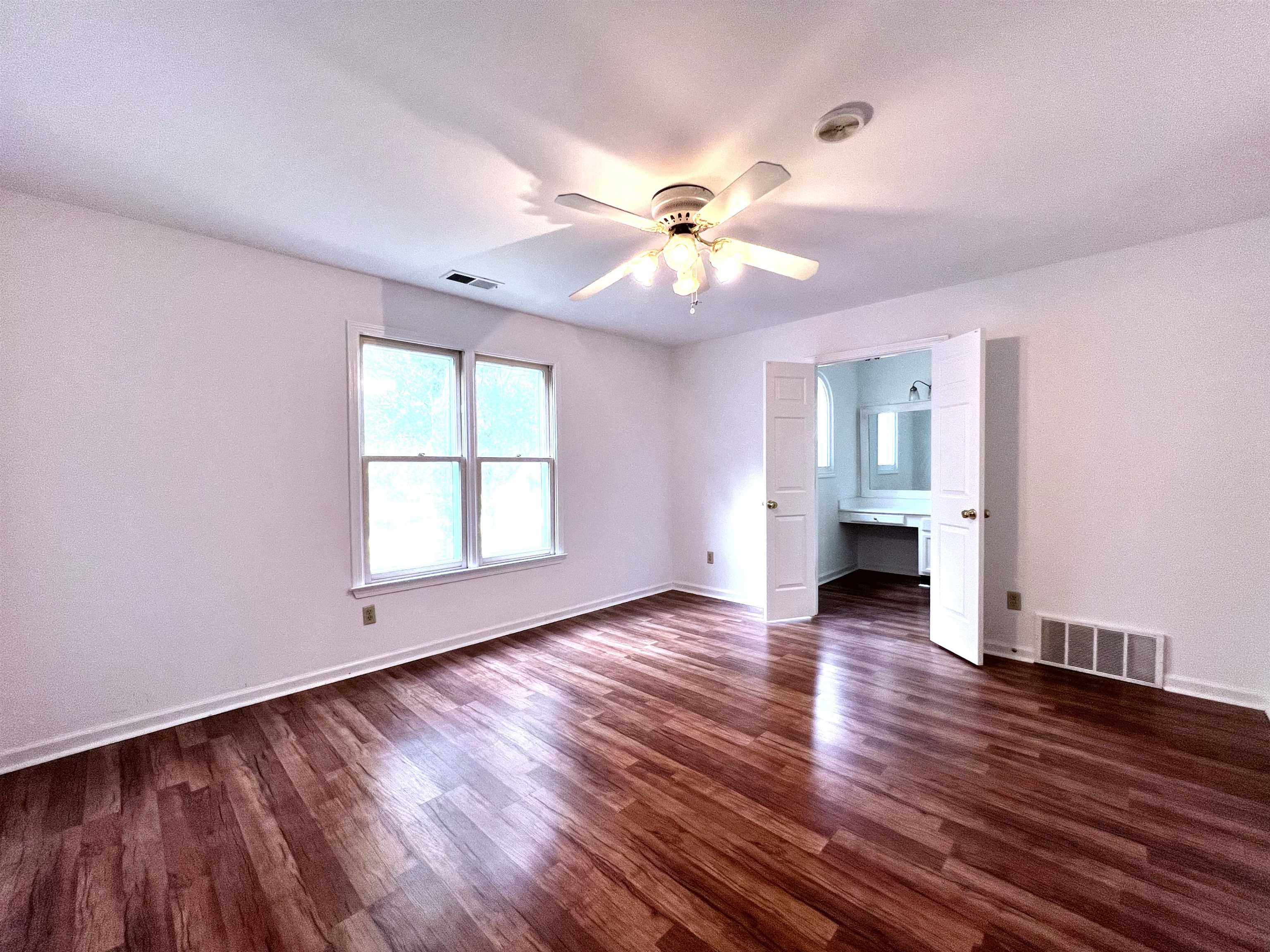 560 Windsor Park Cv Property Photo 18