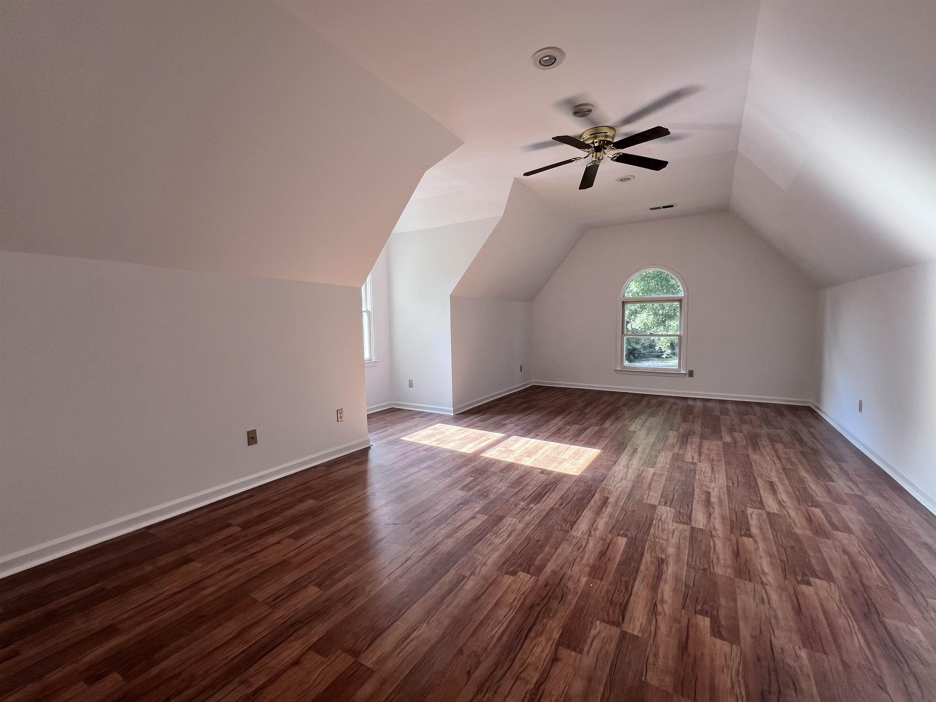 560 Windsor Park Cv Property Photo 22