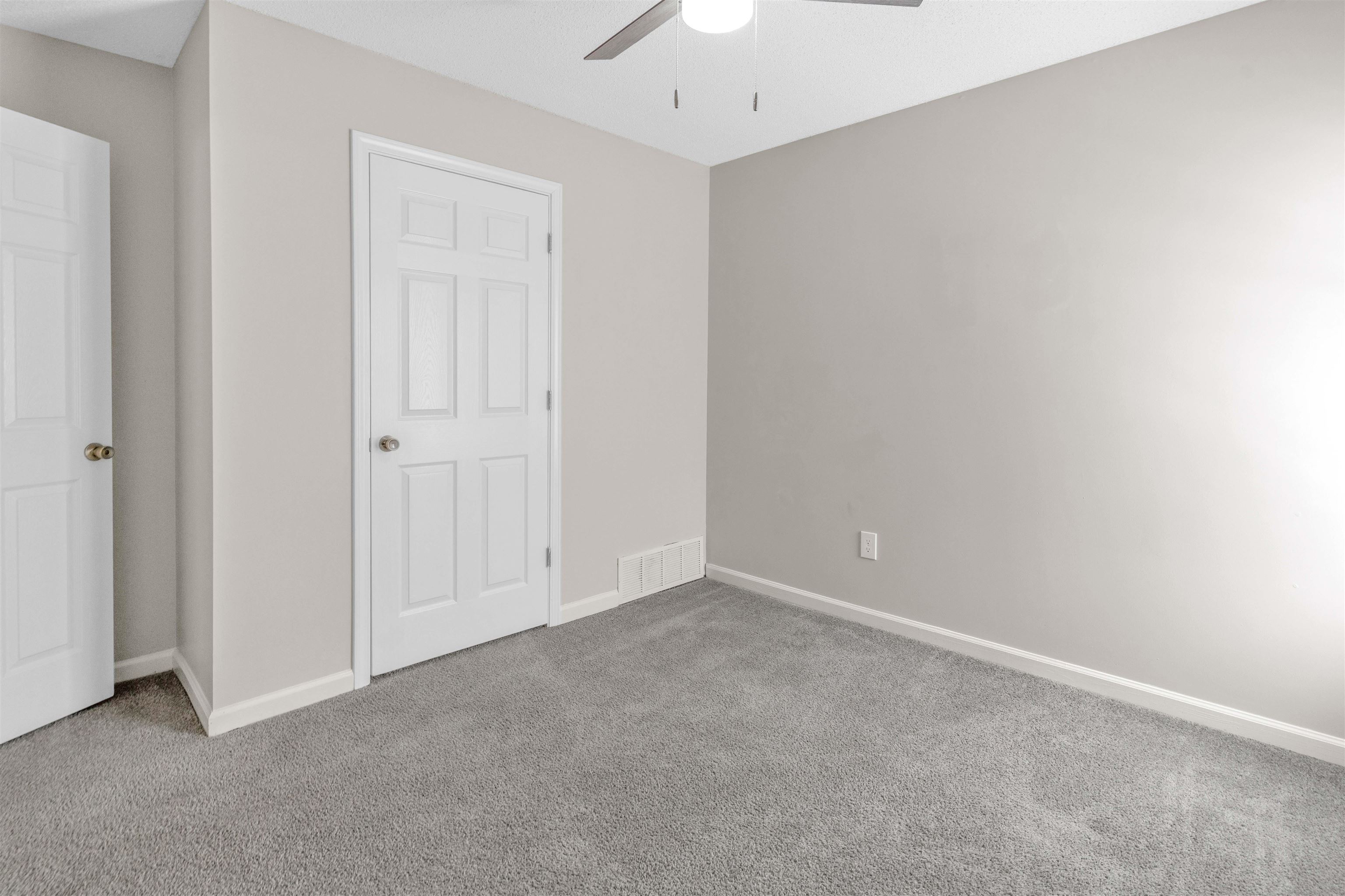 6676 Whitten Pine Dr Property Photo 16
