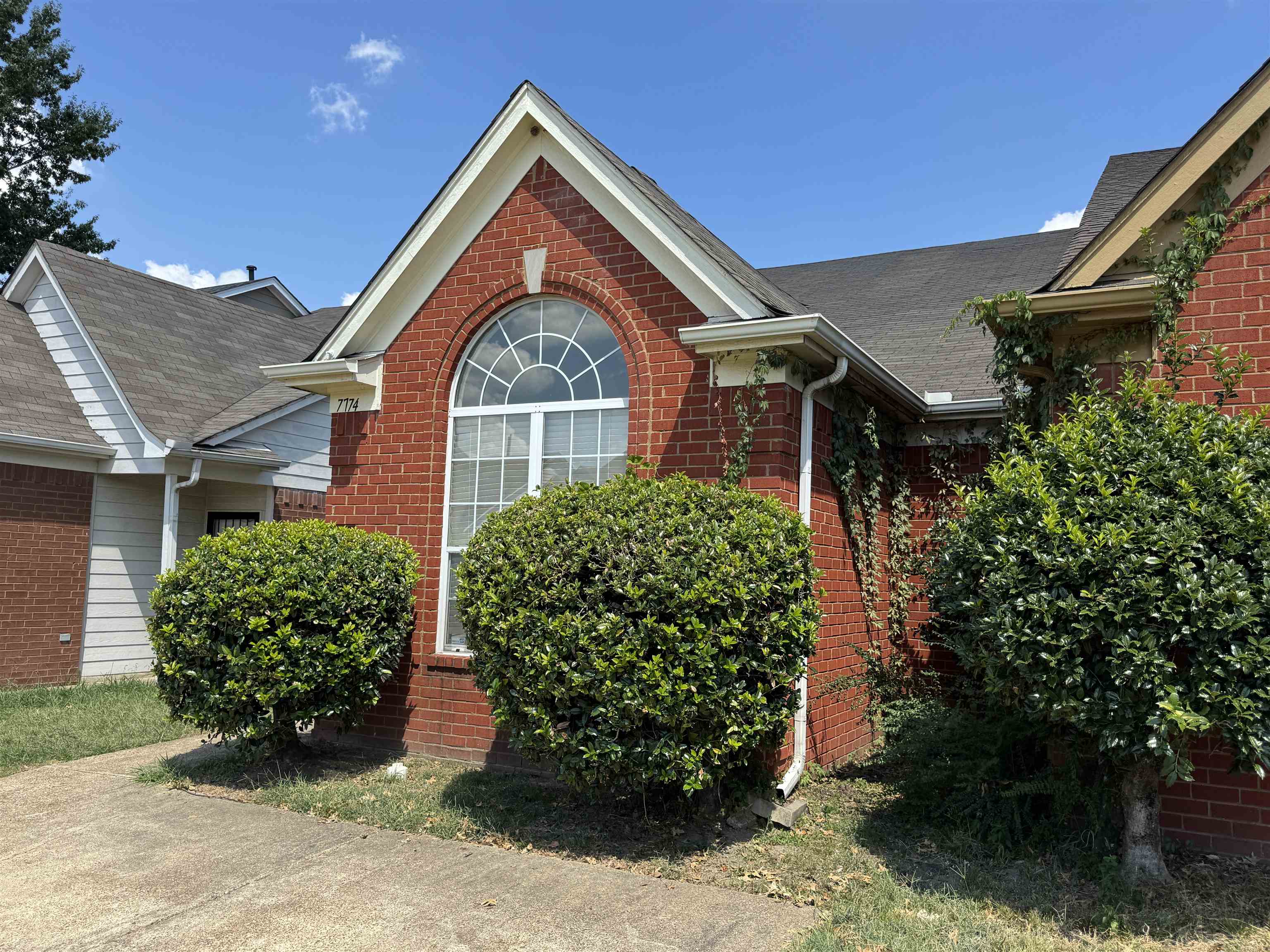 7774 Lipscomb Dr Property Photo 2