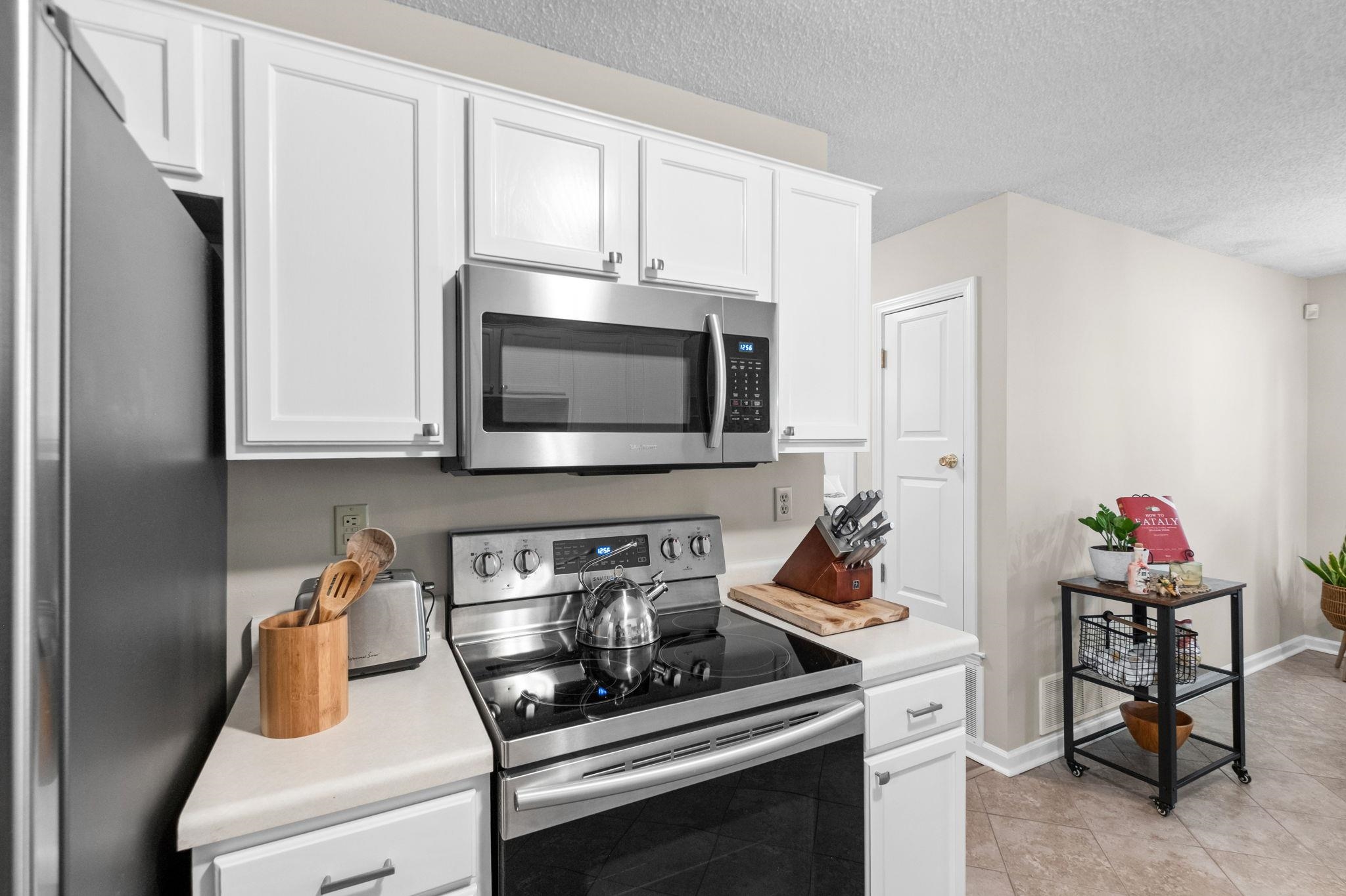 1078 Jessica Lauren Dr Property Photo 10
