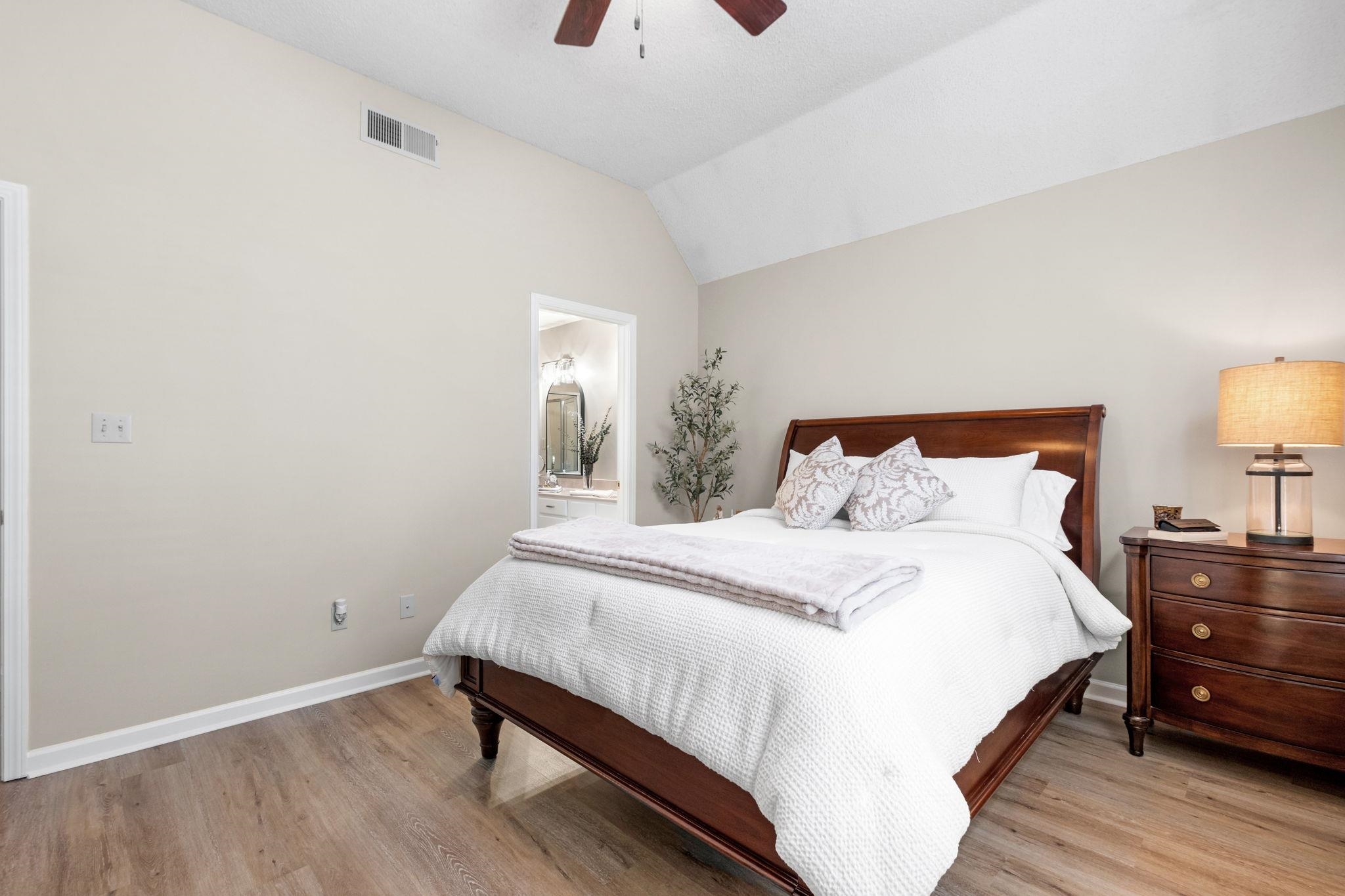 1078 Jessica Lauren Dr Property Photo 15